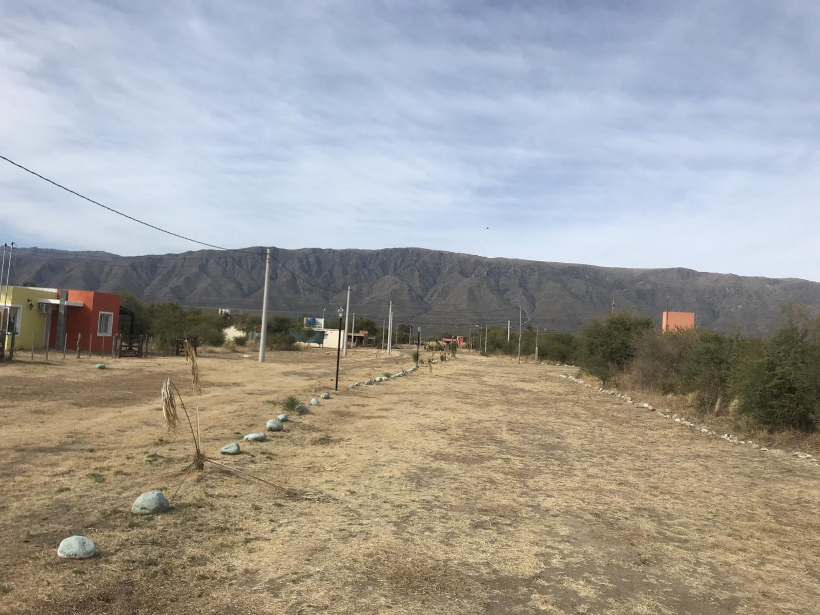 TU LUGAR EN LAS SIERRAS, LOTEO DE 1000 MTS2 MAS CASA LLAVE EN MANO. ULTIMOS DISPONIBLES, BARRIO CONSOLIDADO, VIVIENDA PERMANENTE O FINES TURISTICOS. ECO PUEBLO MONTE DE ORO. - 6