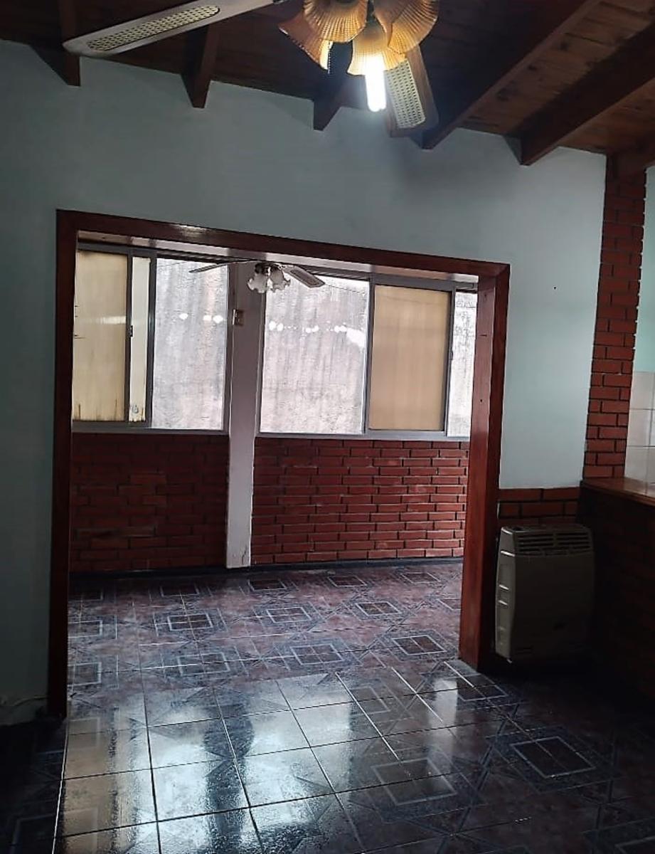 VENTA EN BLOCK, CASA 3 AMBIENTES. CON JARDIN, MAS UN DEPARTAMENTO 3 AMB.P.H. SANTOS TESEI. ¡¡¡OPORTUNIDAD — foto 4