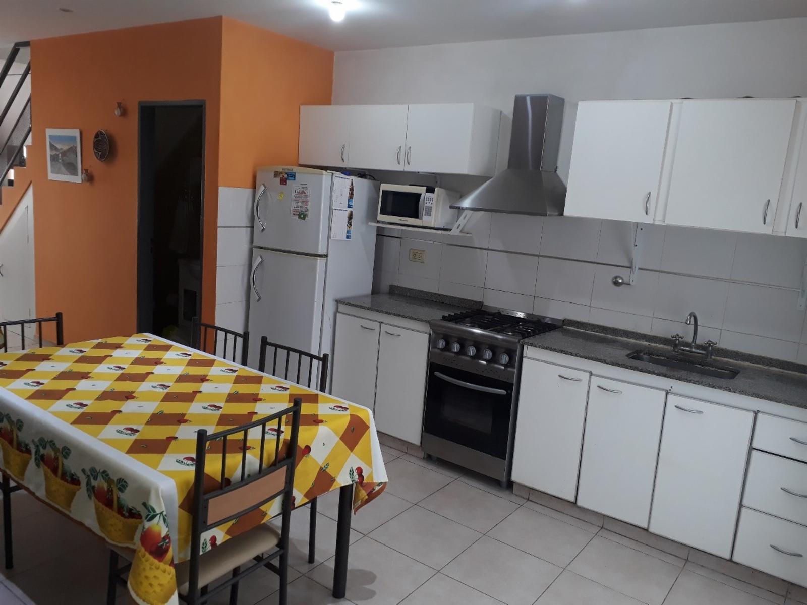 DUPLEX EN VENTA 3 AMBIENTES CON GARAGE Y FONDO LIBRE — foto 5