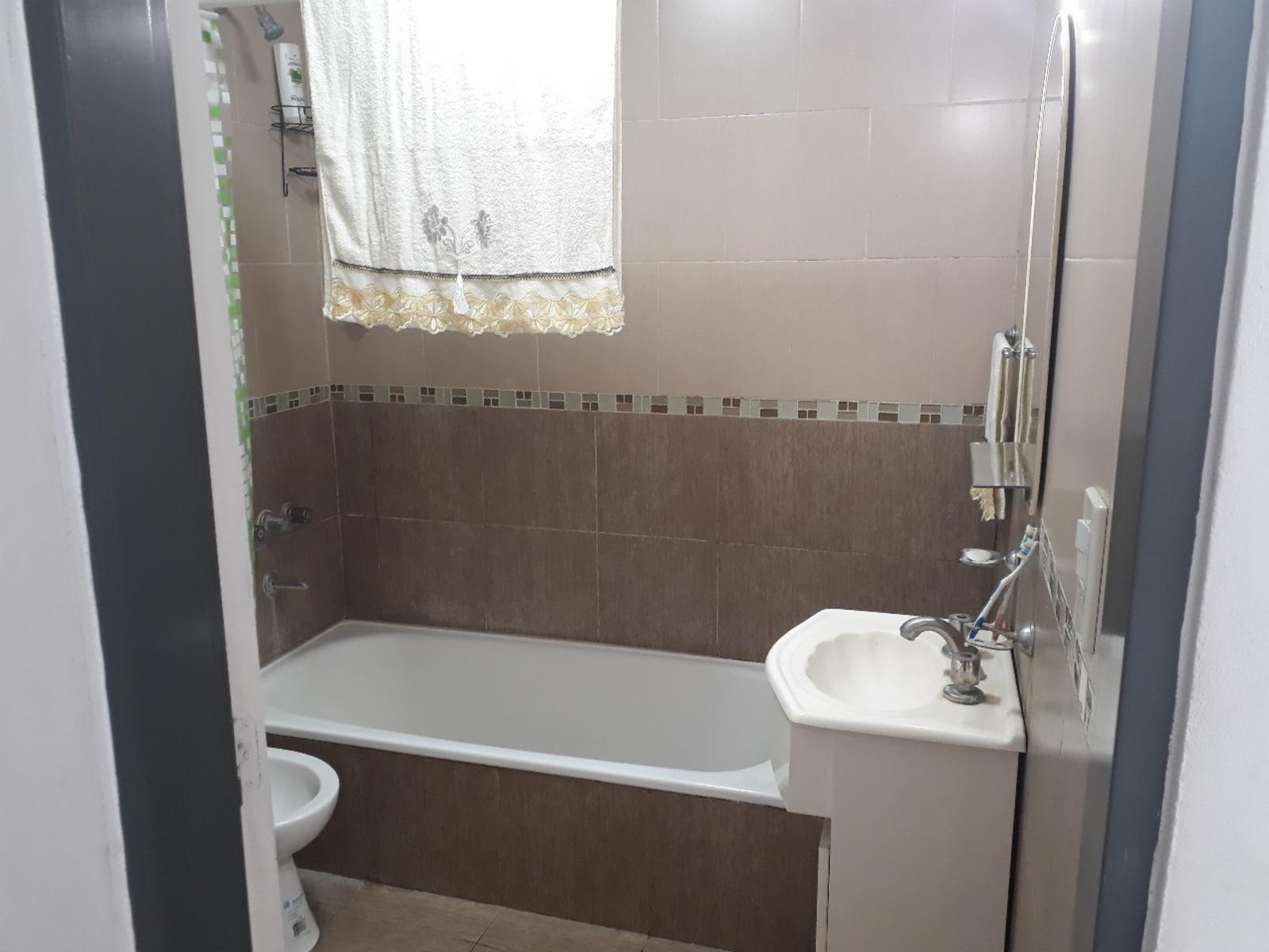 DUPLEX EN VENTA 3 AMBIENTES CON GARAGE Y FONDO LIBRE — foto 8