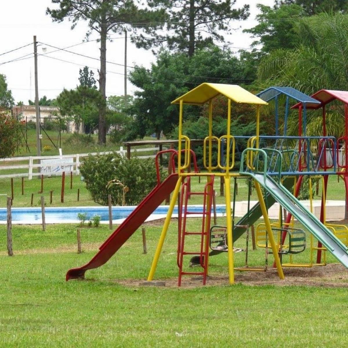 Complejo de cabañas con pileta en amplio parque de 4has con salón para eventos - Colón E. Ríos - 6