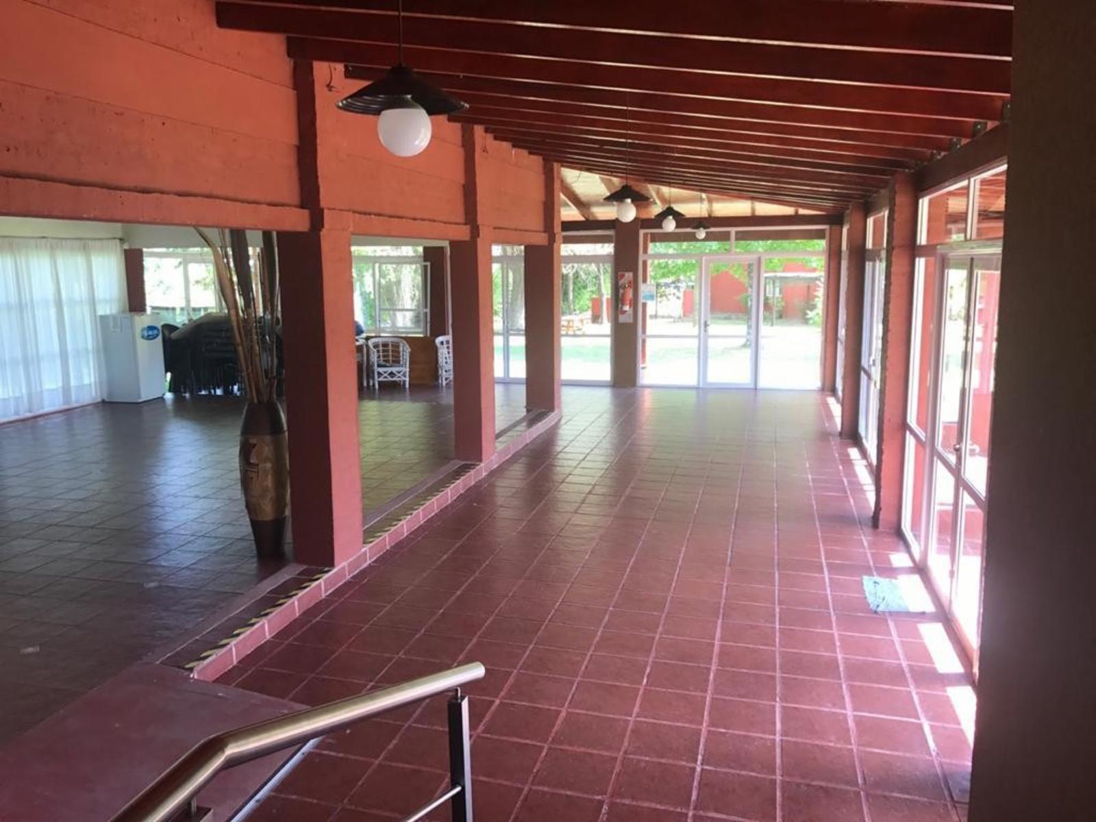 Complejo de cabañas con pileta en amplio parque de 4has con salón para eventos - Colón E. Ríos - 12