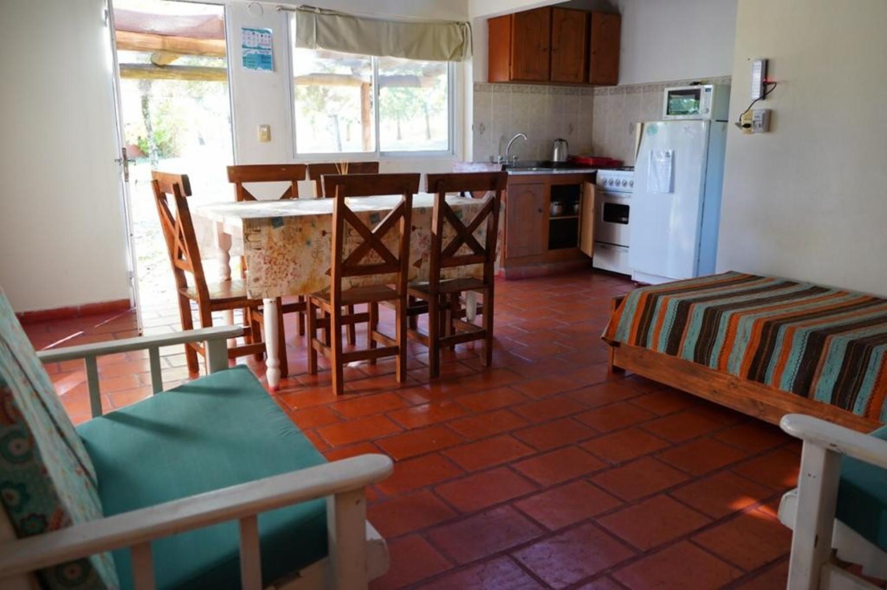 Complejo de cabañas con pileta en amplio parque de 4has con salón para eventos - Colón E. Ríos - 14