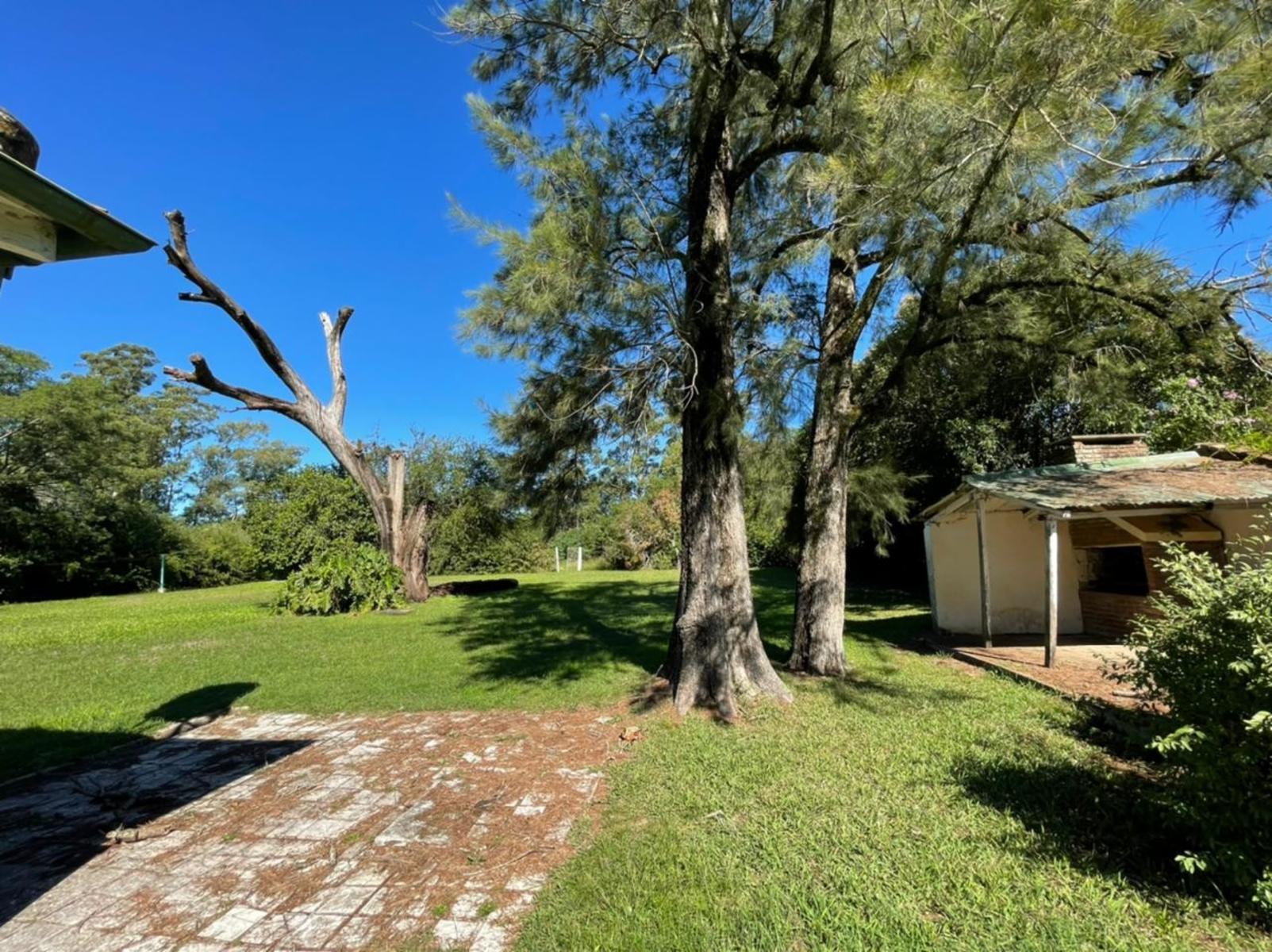 Gran chalet estilo ingles sobre calle Evans de Pueblo Liebig — foto 4
