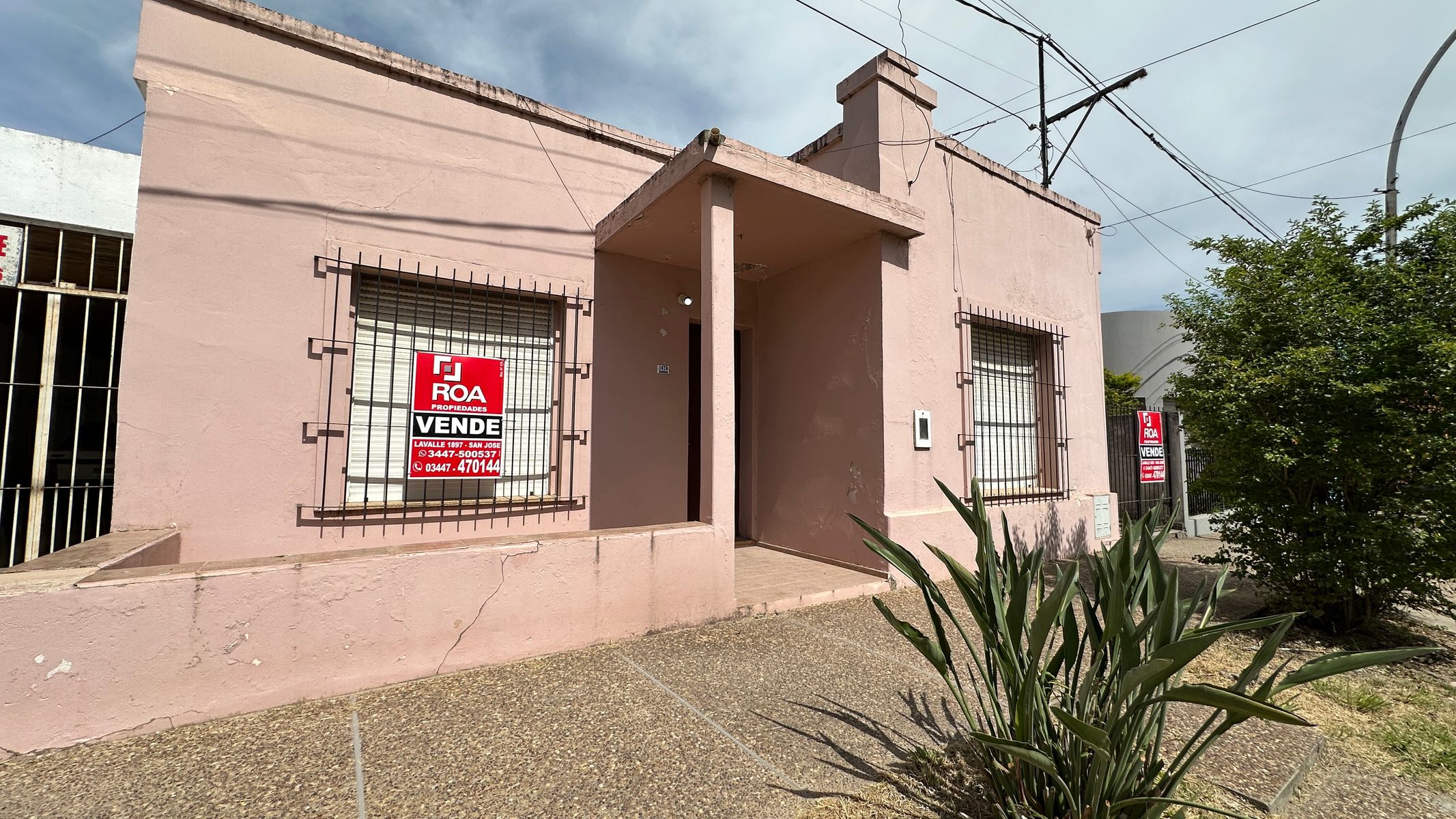 Casa centrica de 2 dormitorios + Departamento - San Jose - Entre Rios - 1