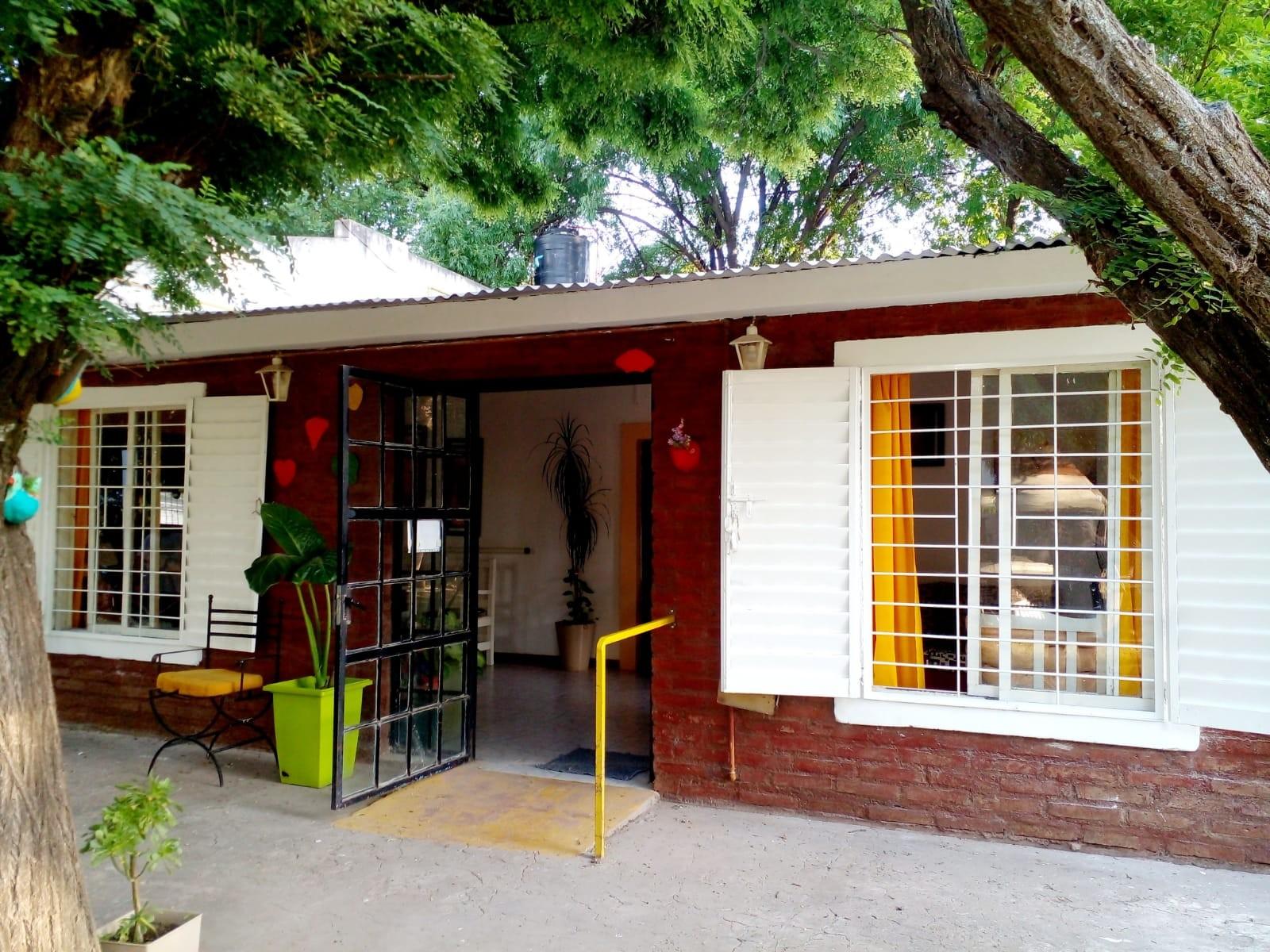 Vendo Casa Quinta Barrio Malvinas Argentinas a 2 cuadras RN 35 - 1