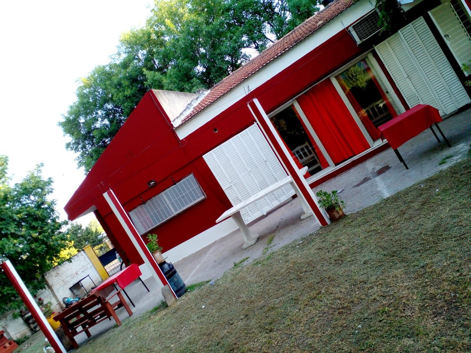 Vendo Casa Quinta Barrio Malvinas Argentinas a 2 cuadras RN 35 - 3