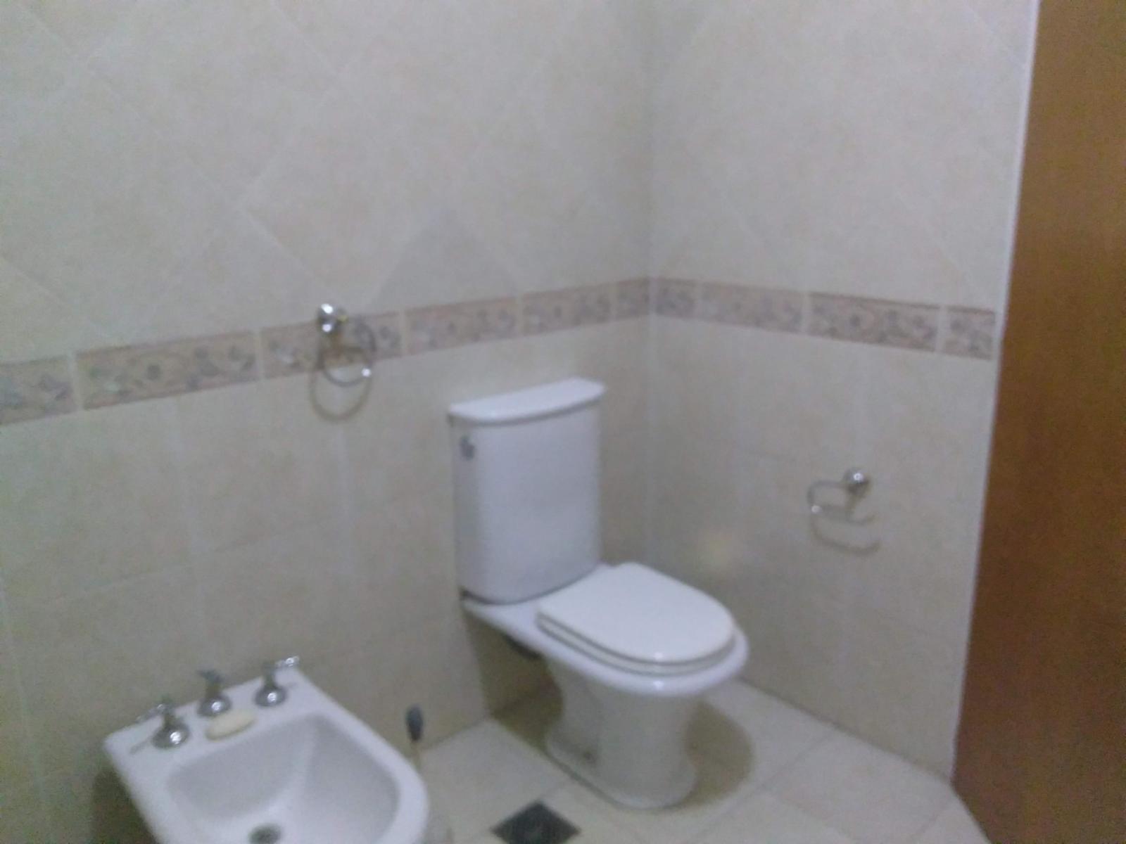 Excelente Propiedad en Barrio Villa Santillan y Local Comercial — foto 3