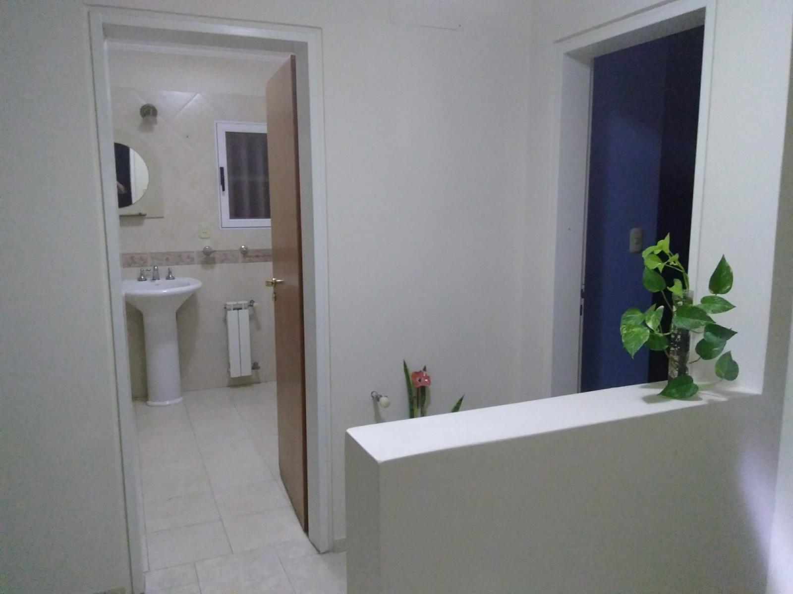 Excelente Propiedad en Barrio Villa Santillan y Local Comercial — foto 7