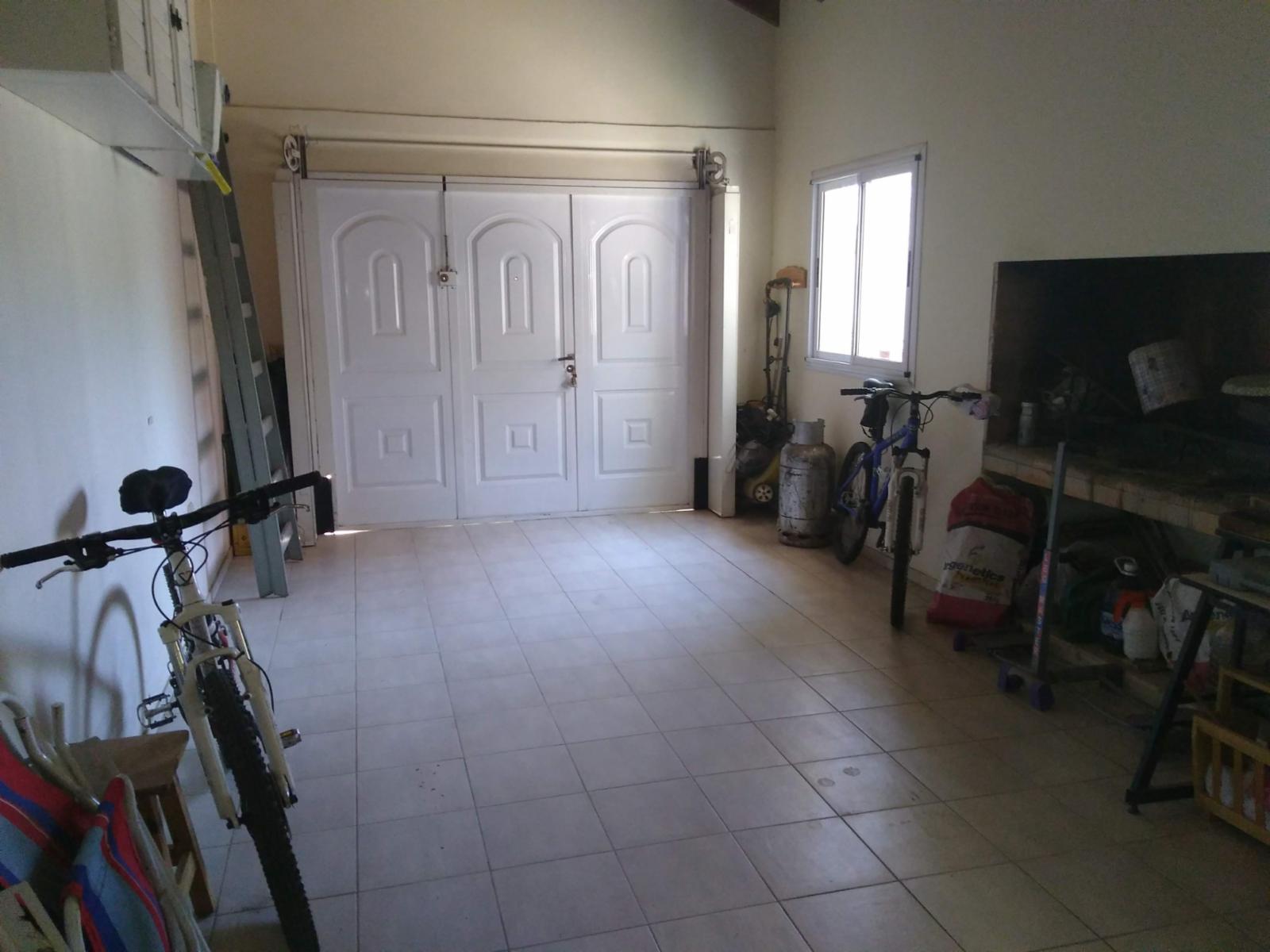 Excelente Propiedad en Barrio Villa Santillan y Local Comercial — foto 10