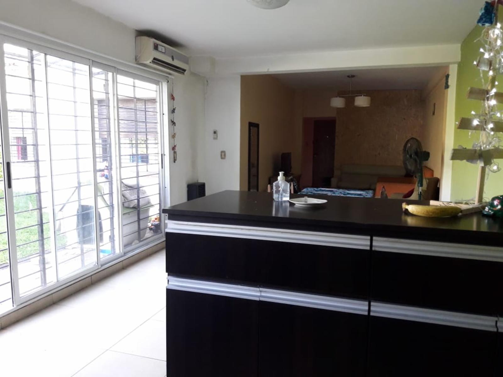 CASA 4 AMBIENTES CON AMPLIO FONDO — foto 3