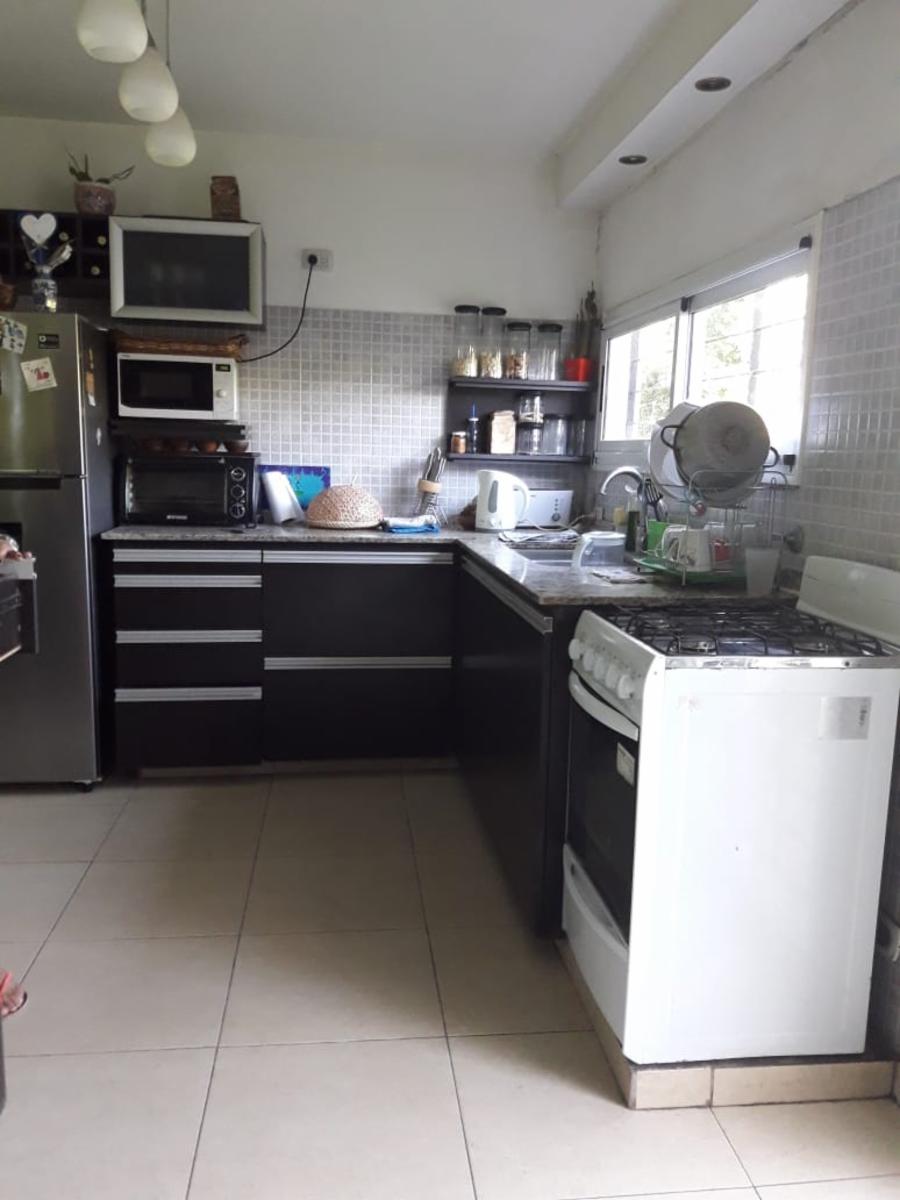 CASA 4 AMBIENTES CON AMPLIO FONDO — foto 11
