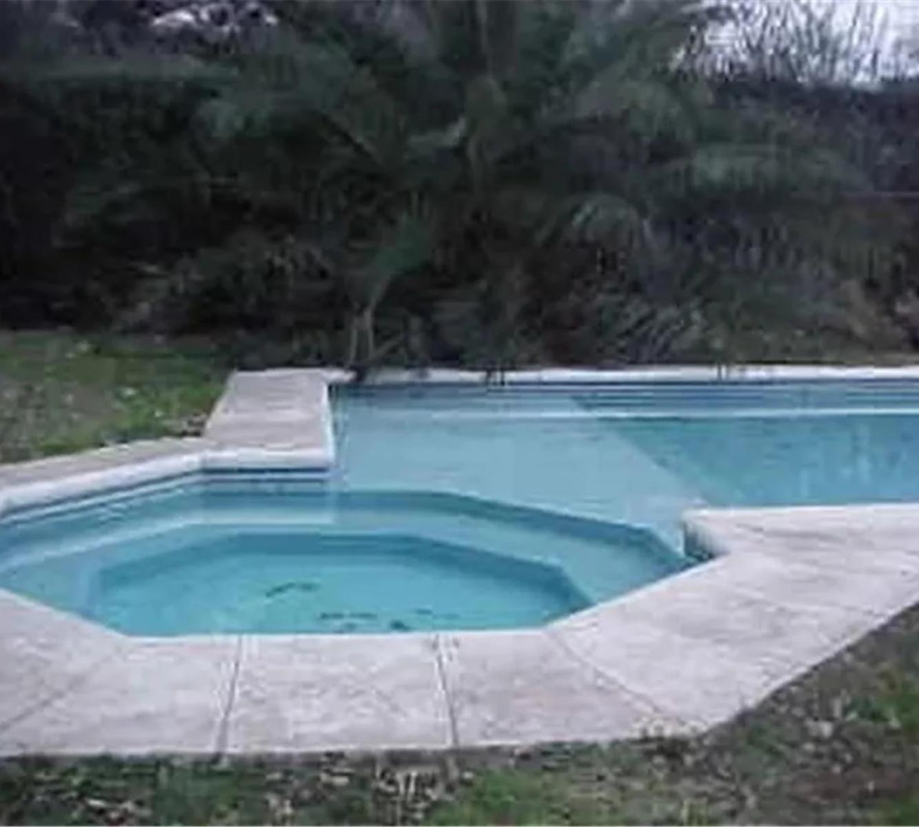 CHALET 5 AMBIENTES CON PISCINA — foto 3