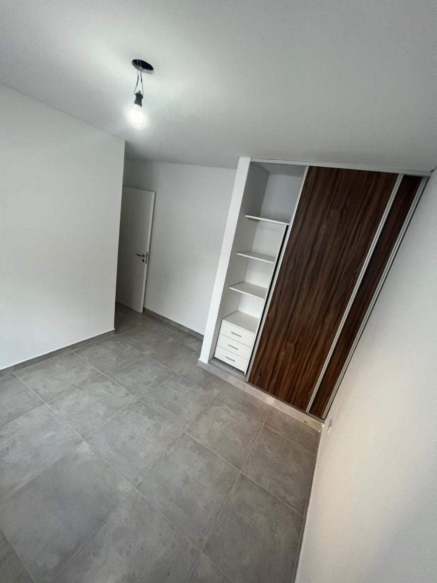 EXCELENTE CASA 4 AMBIENTES TOTALMENTE RECICLADA A NUEVA — foto 8