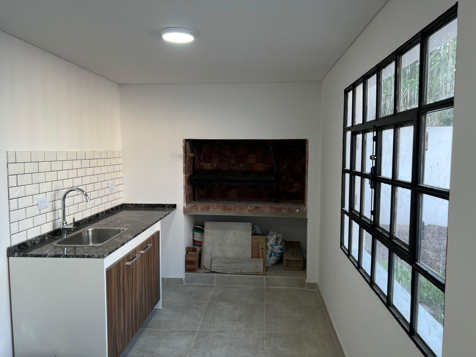 EXCELENTE CASA 4 AMBIENTES TOTALMENTE RECICLADA A NUEVA — foto 13