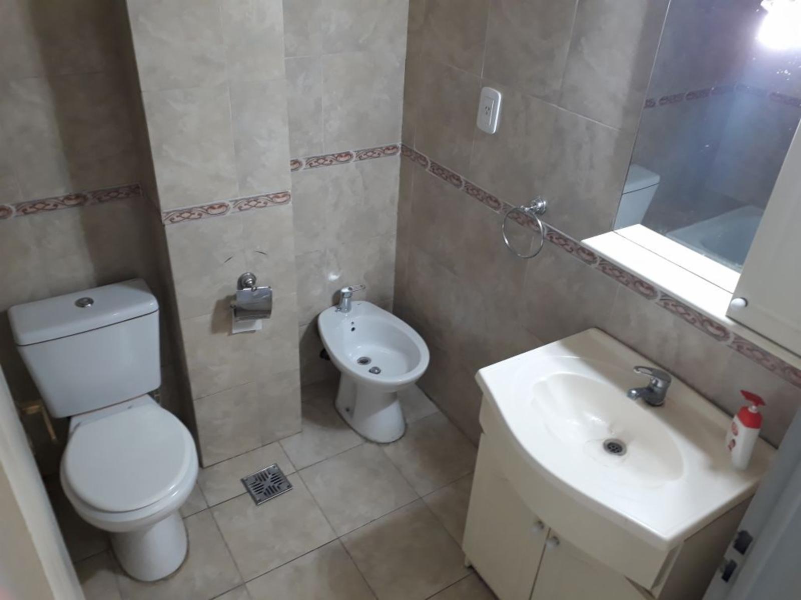 Monoambiente Corrientes al 6400 con cochera piso 9 vista a parque Pileta SUMA Laundry - 9