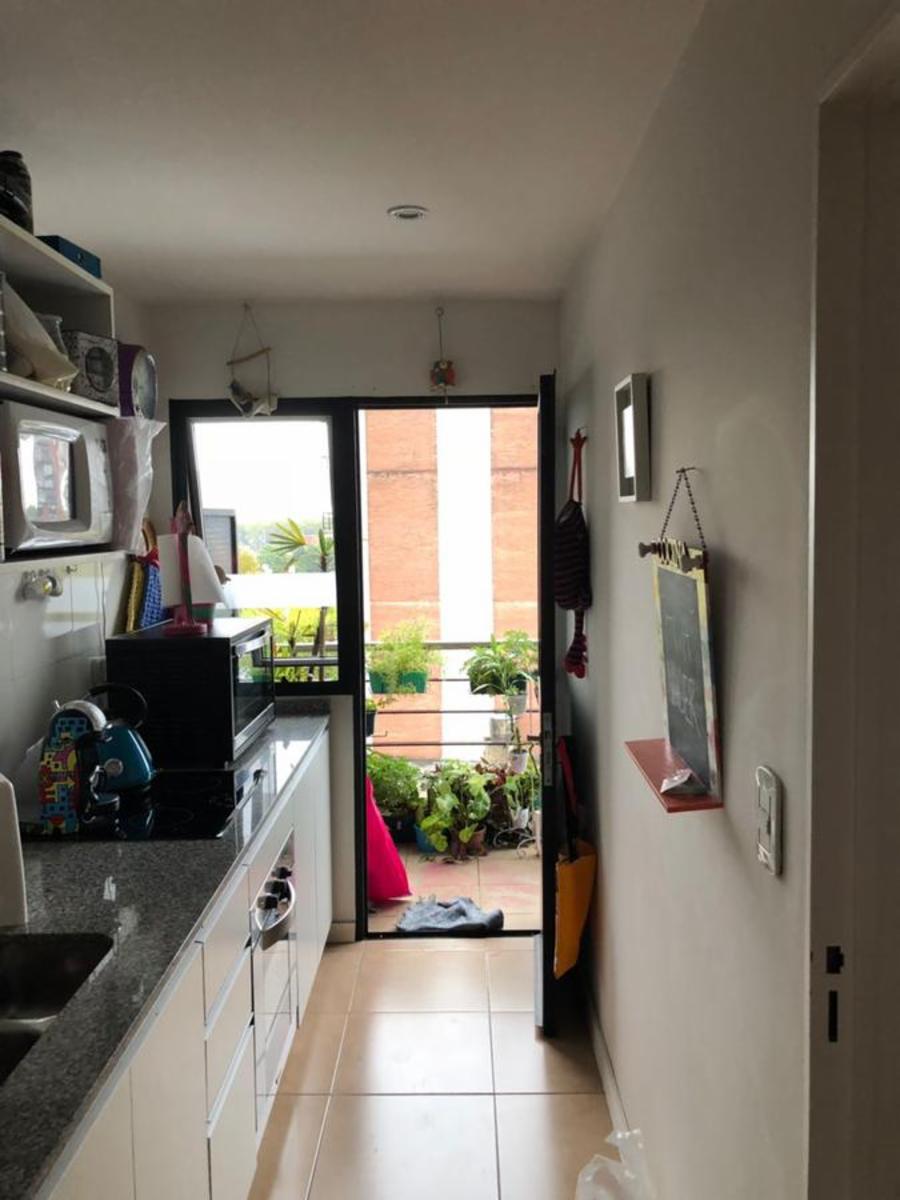 DEPARTAMENTO 2 AMBIENTES CON COCHERA SUBTERRANEA EN PLENO CENTRO DE TIGRE. contra frente . — foto 8