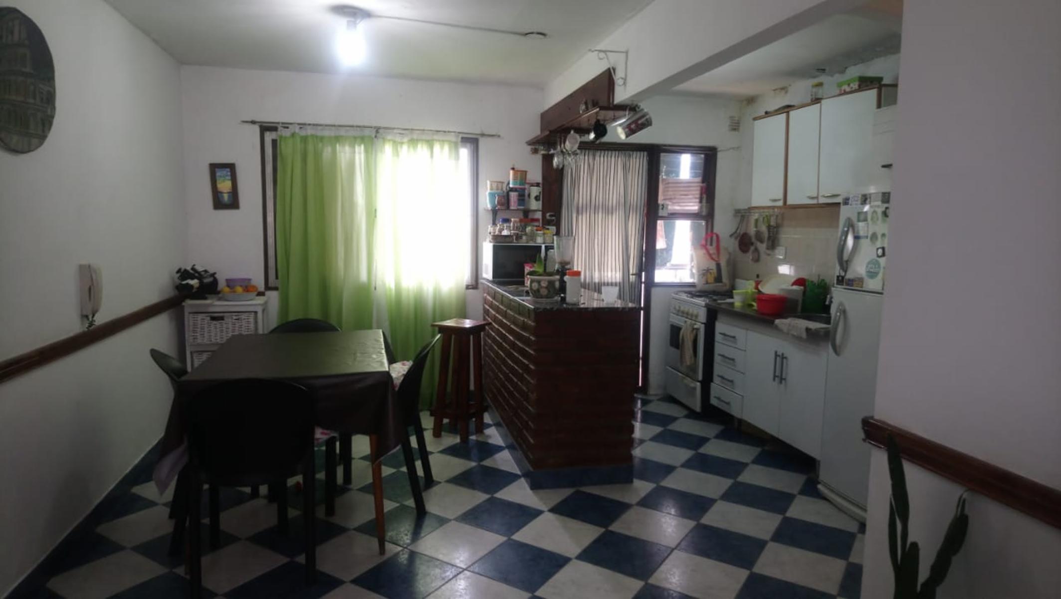 Departamento 4 ambientes en Barrio mil Viviendas 403 — foto 2