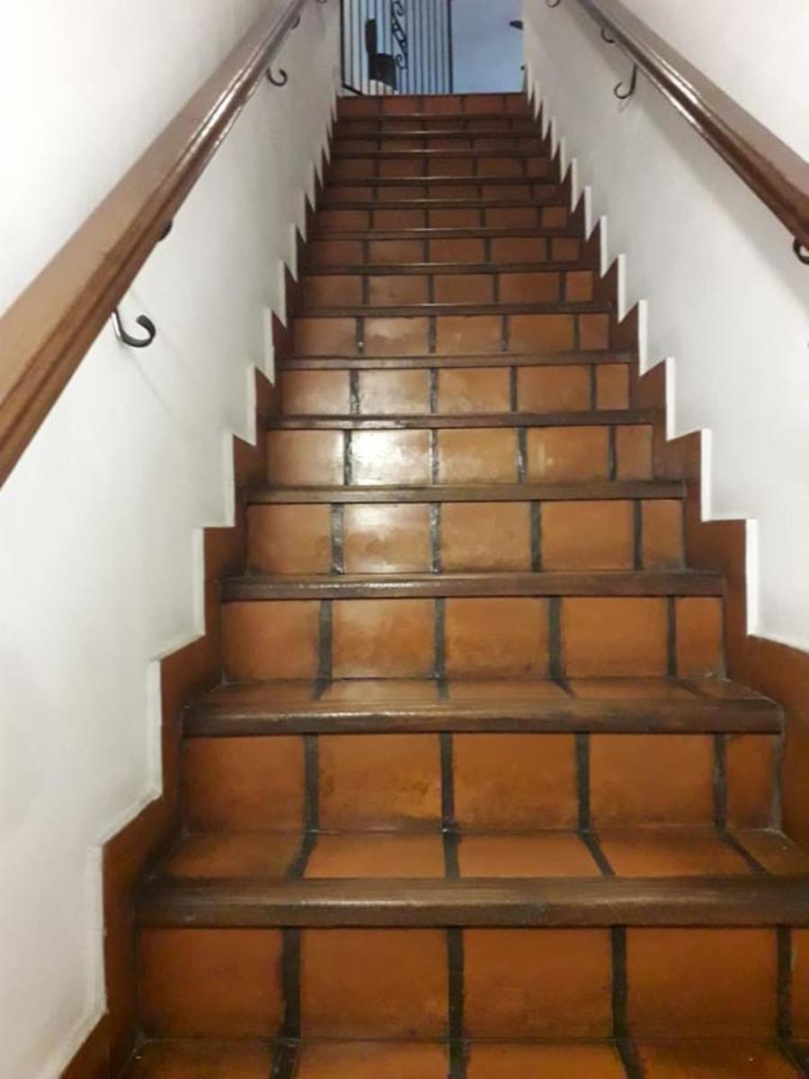 PH planta alta al frente primer piso por escalera sobre Av. Hipólito Yrigoyen — foto 6