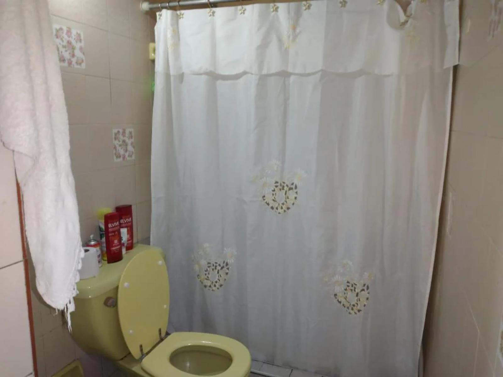 DESCRIPCIÓN: PH AL FRENTE 3 AMBIENTES 2 DORMITORIOS AMPLIOS Y LUMINOSOS, COCINA COMEDOR, BAÑO COMPLETO, EN PLANTA ALTA PEQUEÑO DEPARTAMENTO 2 AMBIENTES