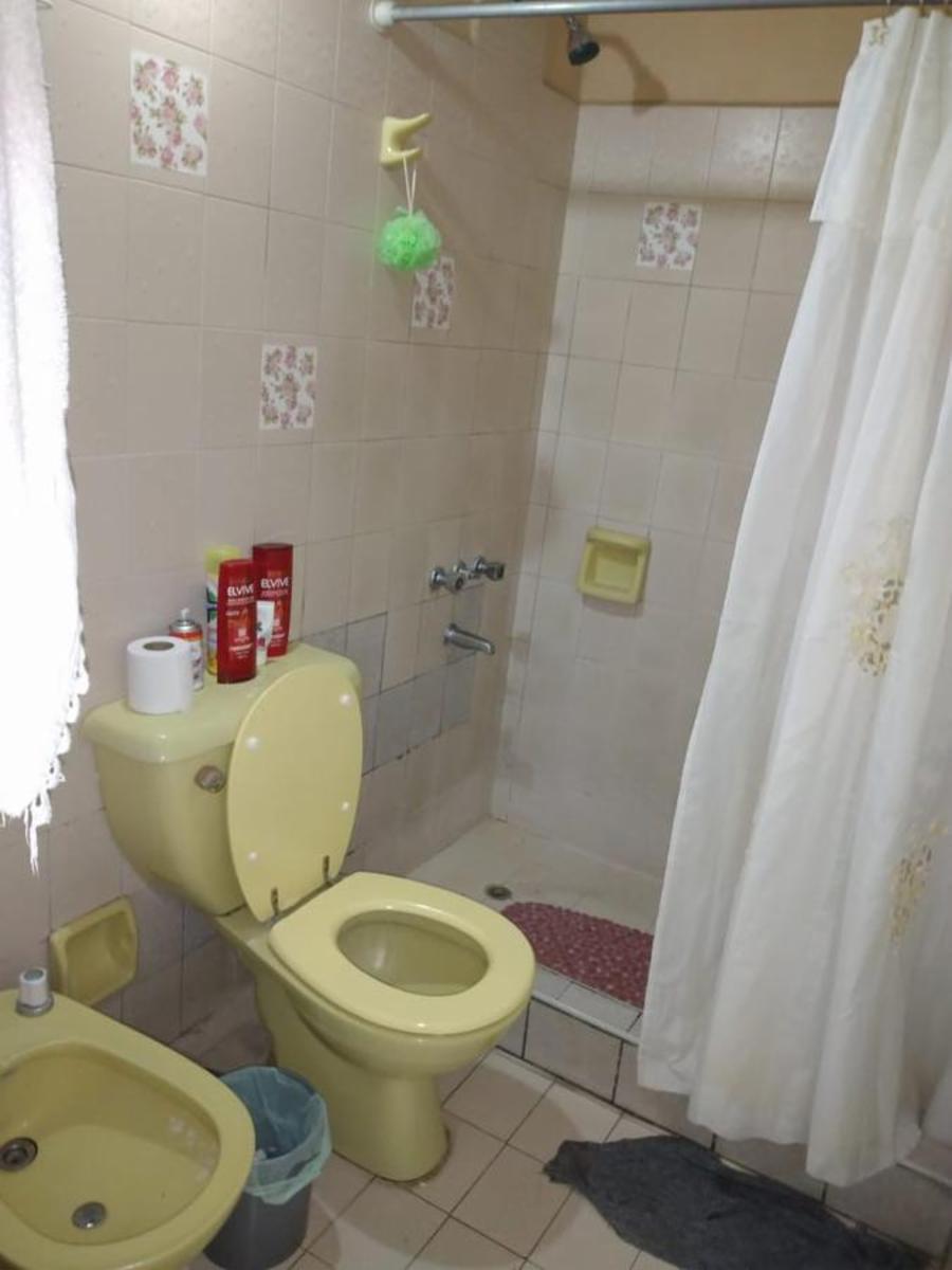 DESCRIPCIÓN: PH AL FRENTE 3 AMBIENTES 2 DORMITORIOS AMPLIOS Y LUMINOSOS, COCINA COMEDOR, BAÑO COMPLETO, EN PLANTA ALTA PEQUEÑO DEPARTAMENTO 2 AMBIENTES — foto 5