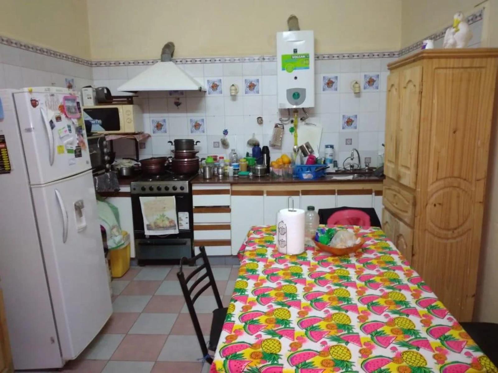 DESCRIPCIÓN: PH AL FRENTE 3 AMBIENTES 2 DORMITORIOS AMPLIOS Y LUMINOSOS, COCINA COMEDOR, BAÑO COMPLETO, EN PLANTA ALTA PEQUEÑO DEPARTAMENTO 2 AMBIENTES — foto 7