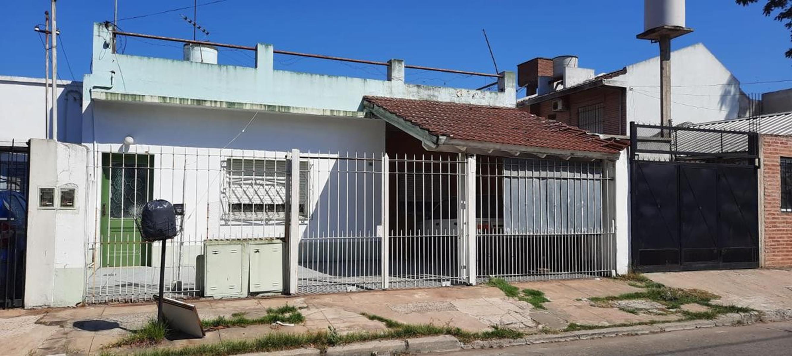 Boulogne Sur Mer a 2 cdras Avenida Avelimo Rolon Casa lote + departamento. — foto 2