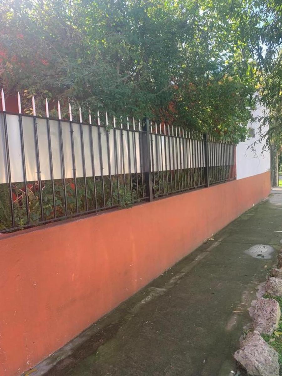 En esquina sobre calle Matheu dos casa a la venta sobre un lote de 197 mts — foto 2