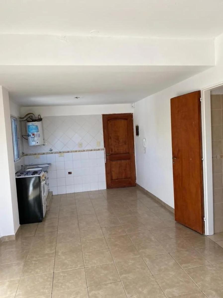 Departamento Tipo duplex en Virreyes 3 y 4° piso por escalera dos ambientes y medio — foto 4