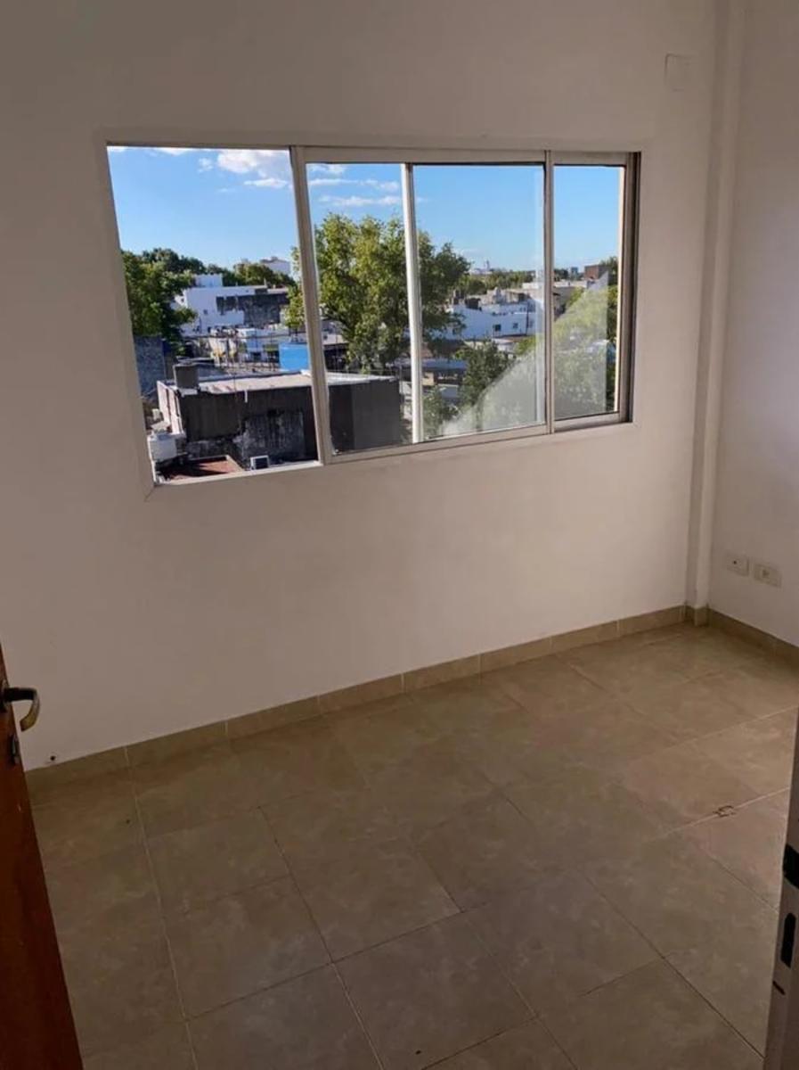 Departamento Tipo duplex en Virreyes 3 y 4° piso por escalera dos ambientes y medio — foto 5