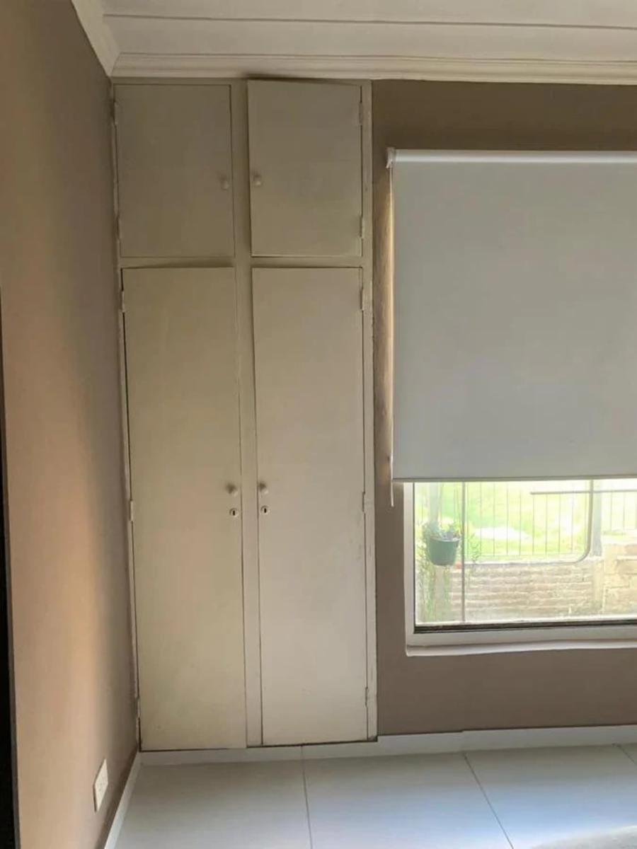Casa de 4 ambientes en troncos del talar — foto 9