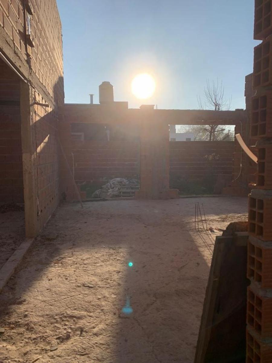 Lote en esquina con entrada por ambos lados . Casa a terminar en Benavidez Barrio ElCano — foto 9