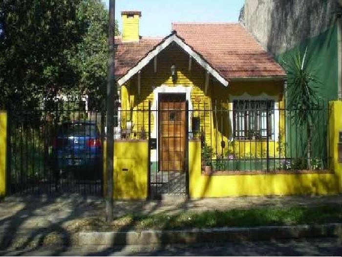 CHALET 3 AMBIENTES LOTE 10X27, IDEAL CONSTRUCTOR. MUY BUENO