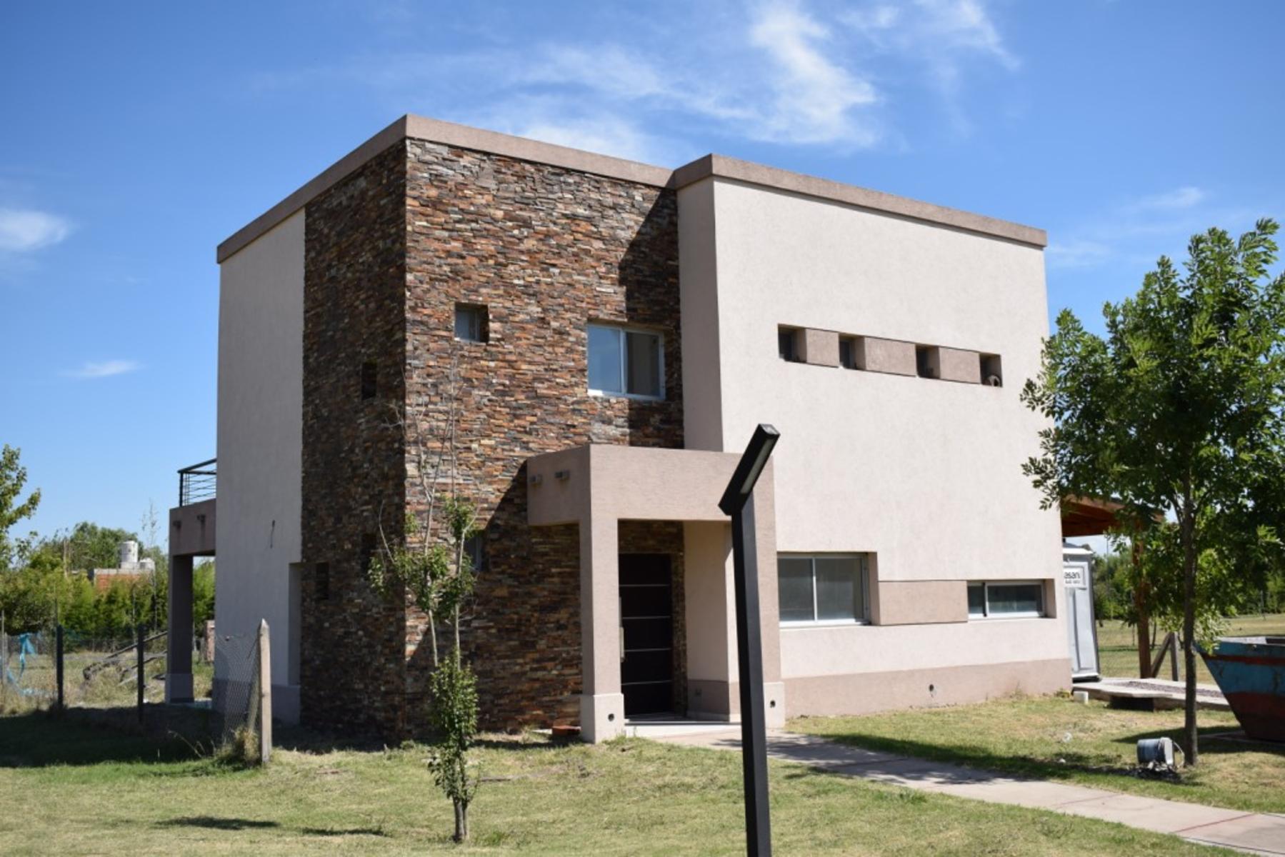Gran casa en Brisas de Adrogué