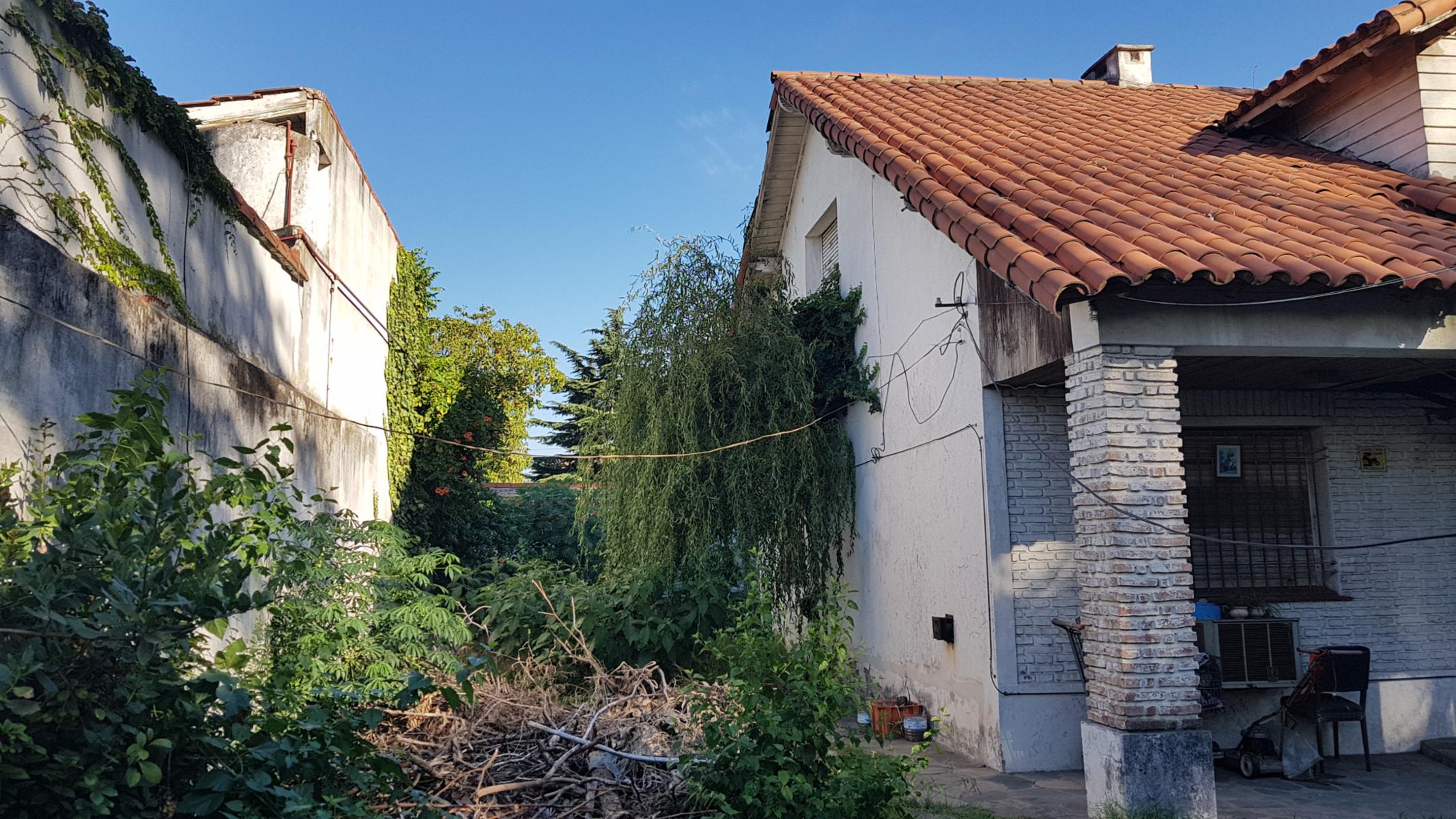 Casa a reciclar en amplio lote - Adrogué — foto 4
