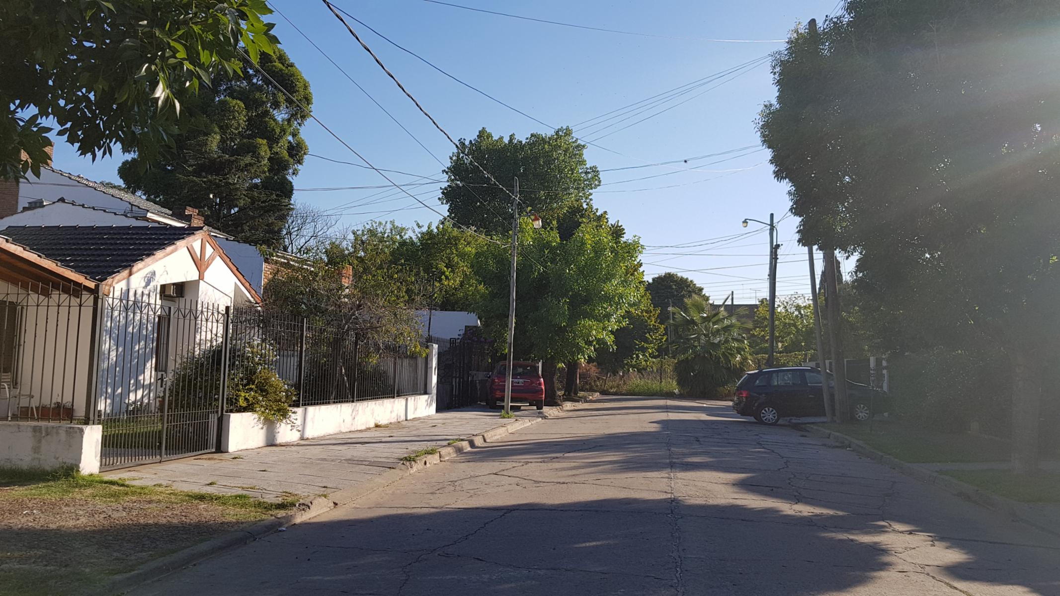 Casa a reciclar en amplio lote - Adrogué — foto 11