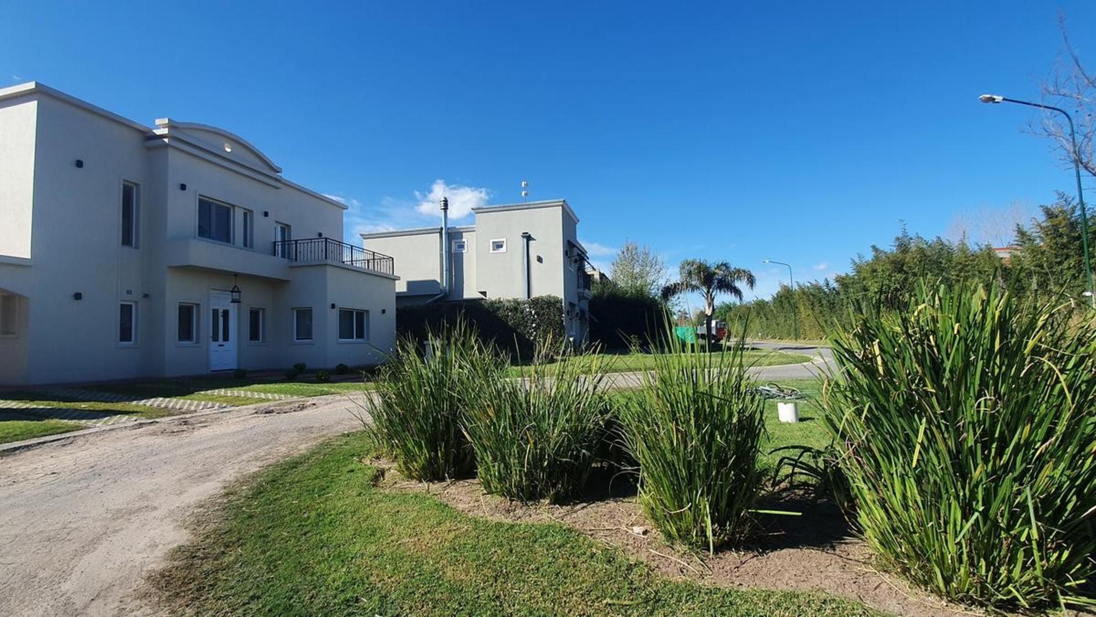 Casa en Brisas de Adrogué — foto 2