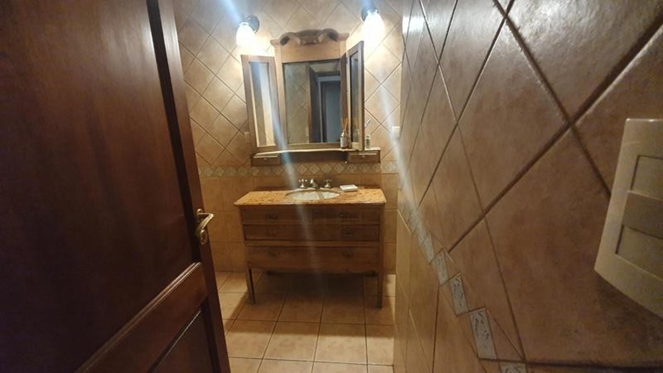 Casa - Adrogué sobre Rippamonti — foto 5