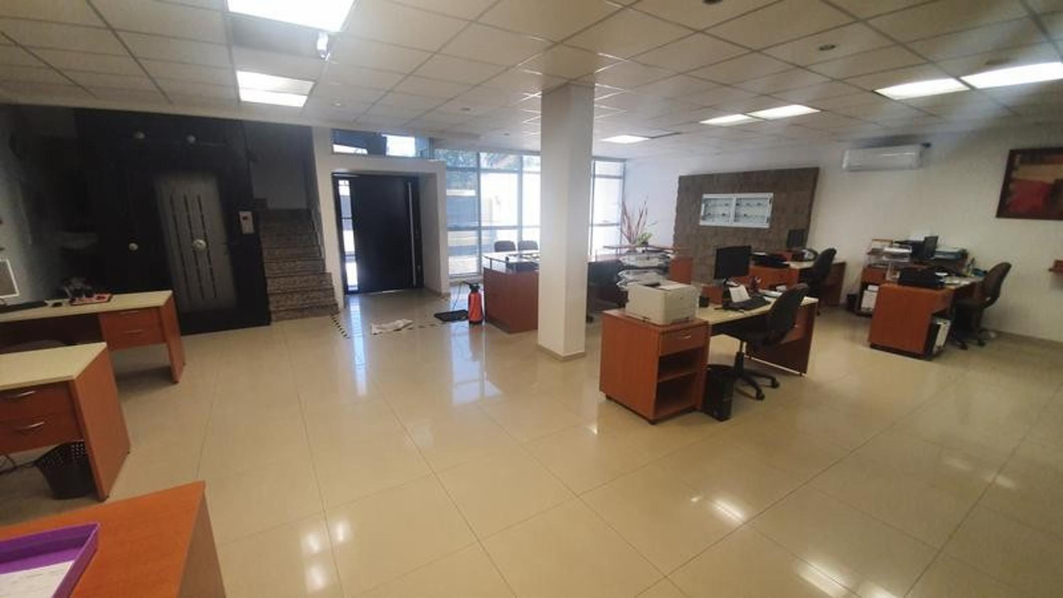 Oficina - Adrogué sobre Espora al 400 - 4