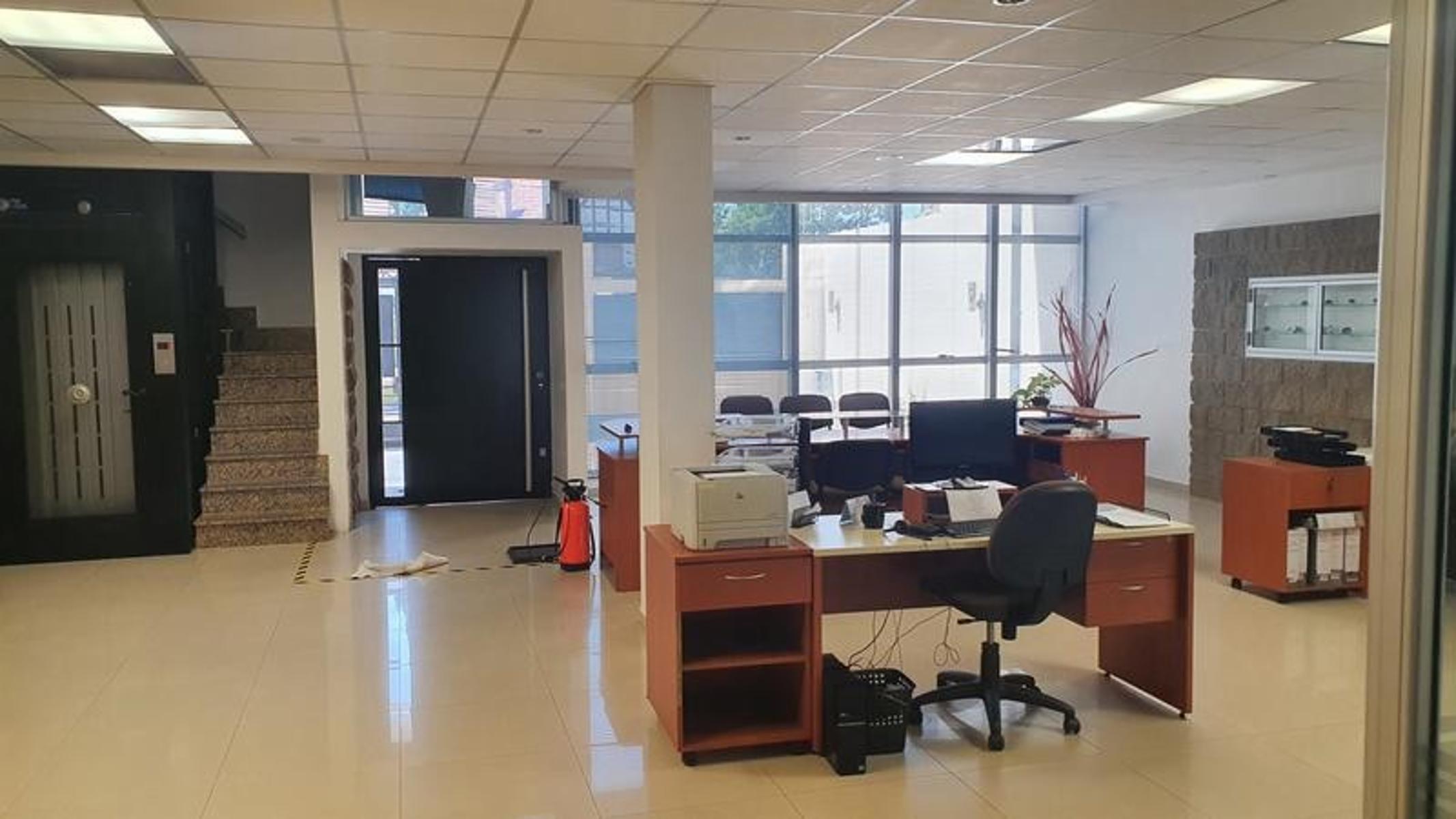 Oficina - Adrogué sobre Espora al 400 - 5