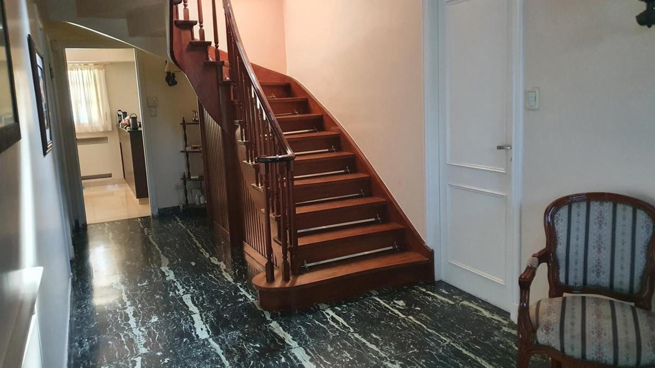 Casa - Adrogue sobre Avenida Espora — foto 6