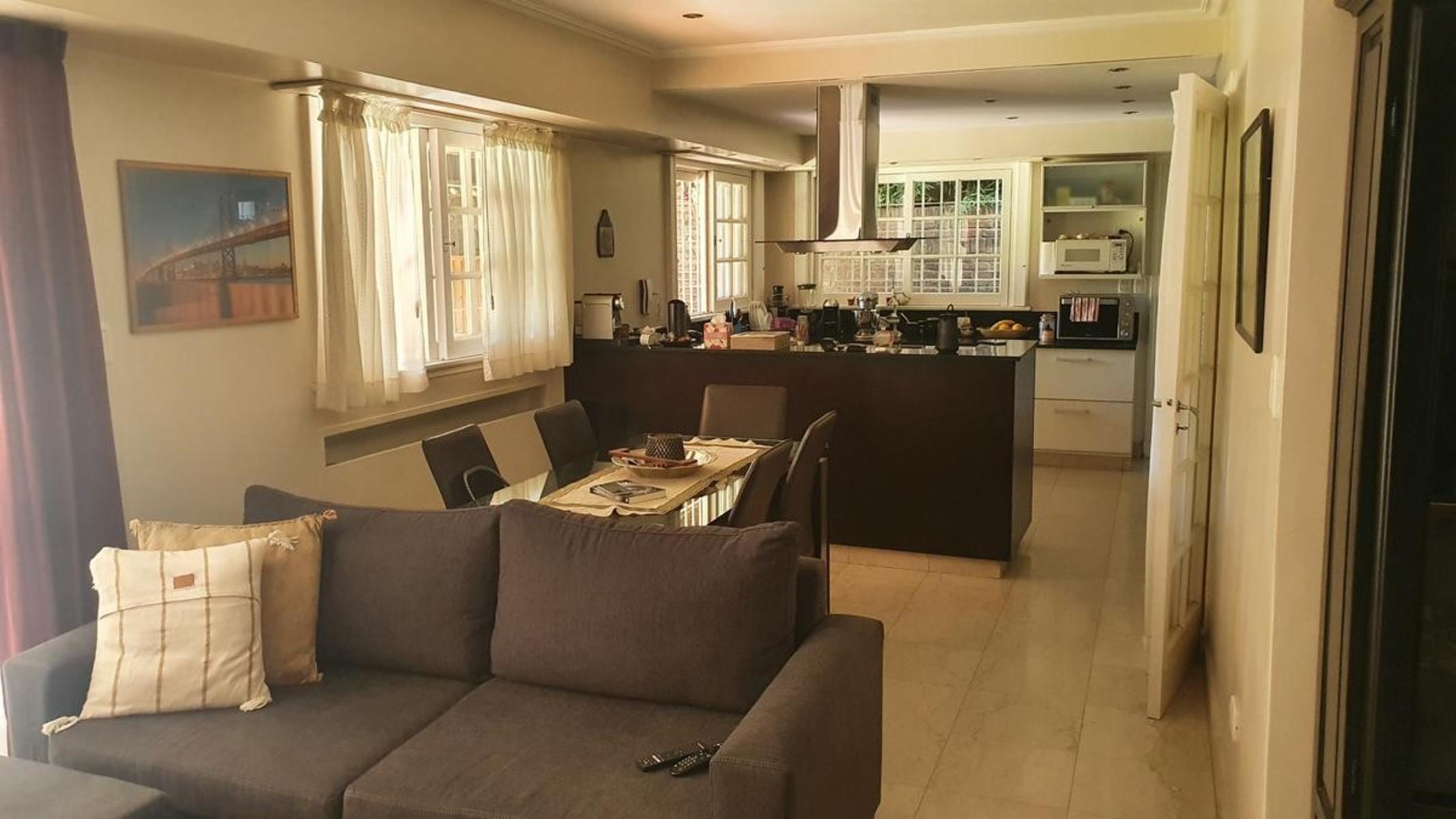 Casa - Adrogue sobre Avenida Espora — foto 10