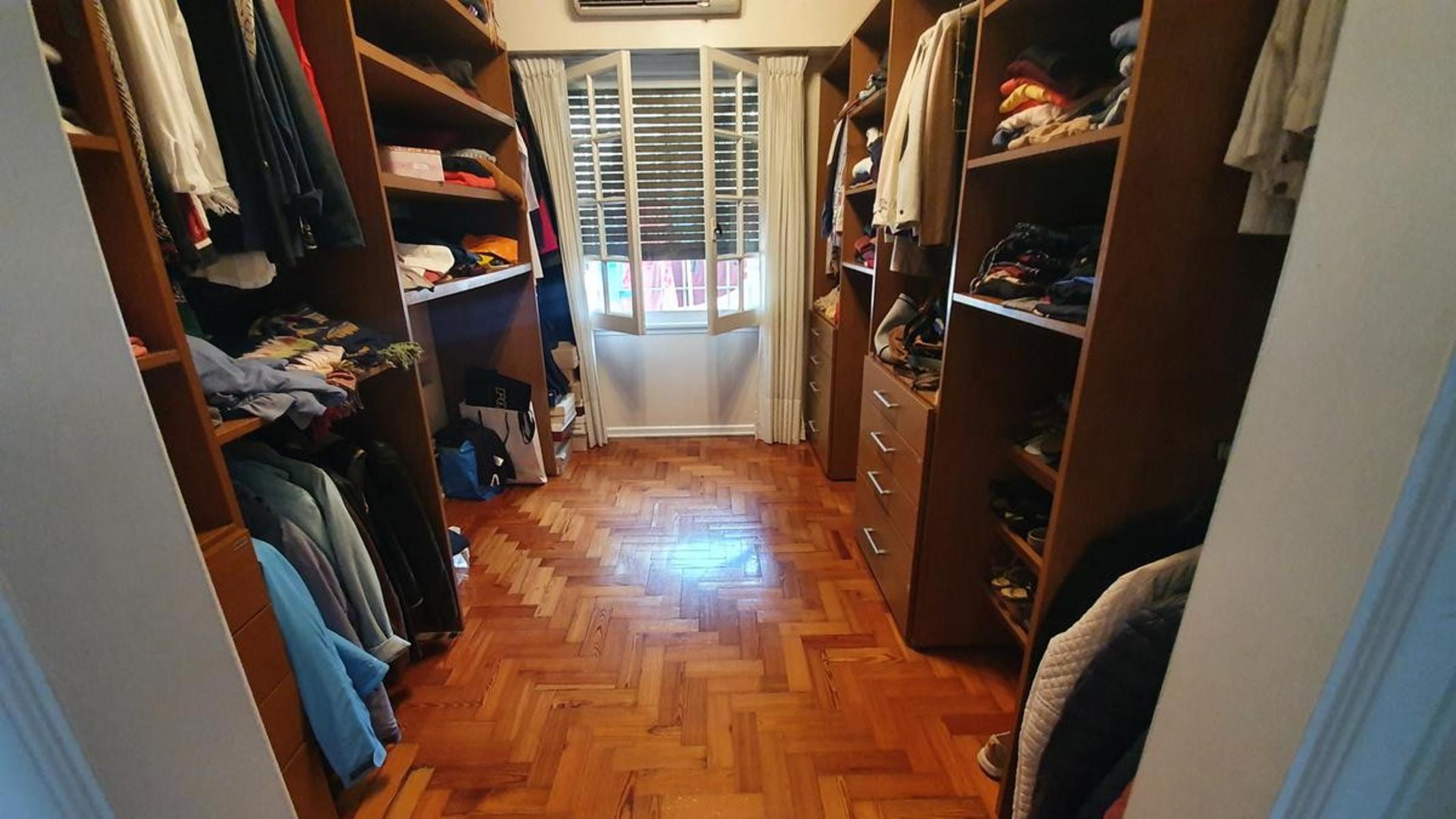 Casa - Adrogue sobre Avenida Espora — foto 15