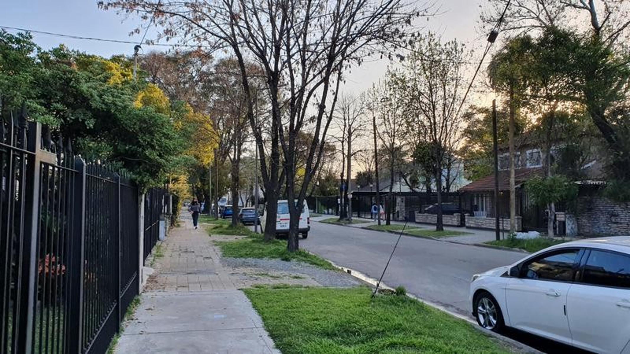 Casa - Adrogué sobre Canale — foto 2