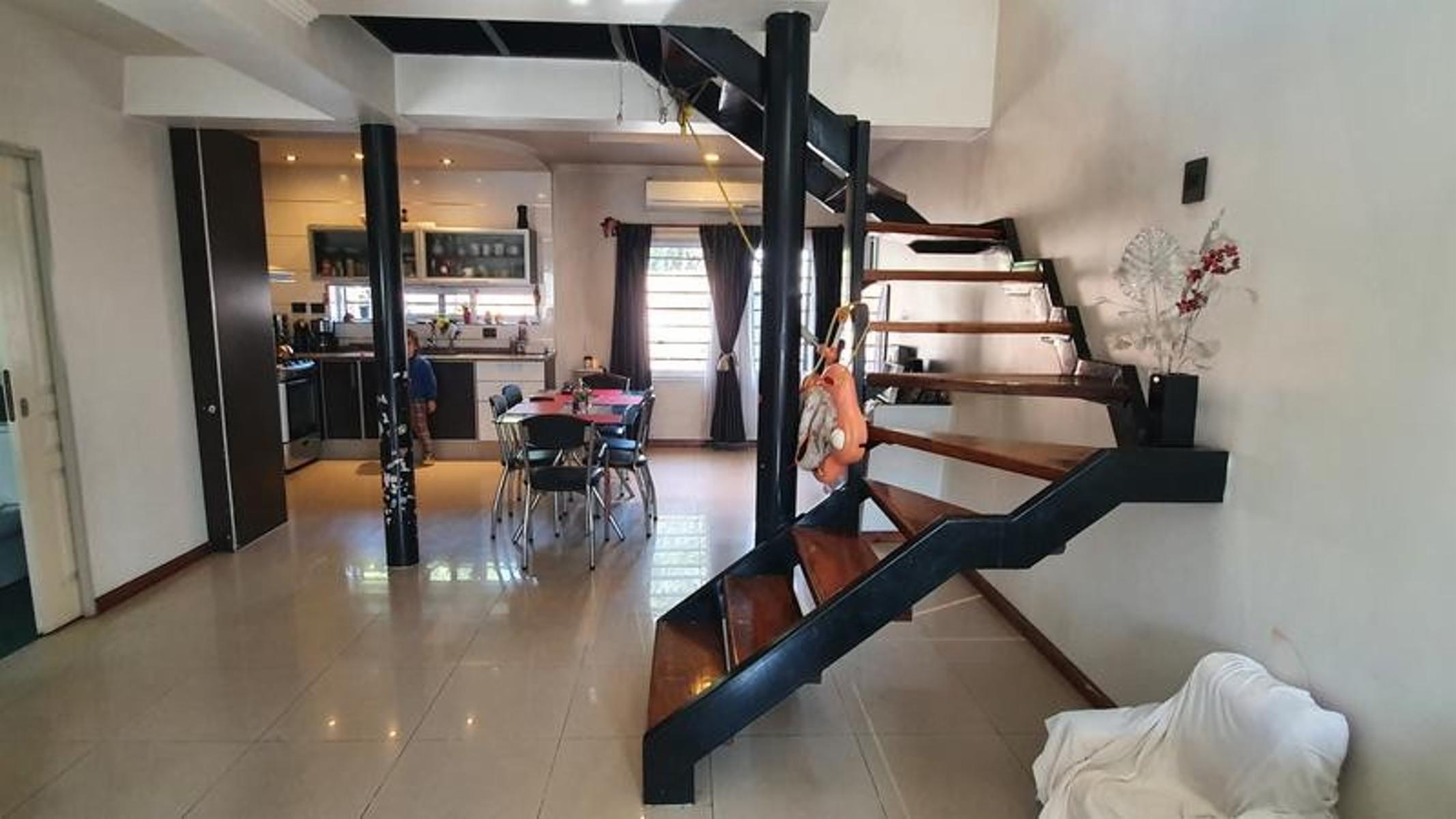 Casa - Adrogué sobre Lacamera — foto 7