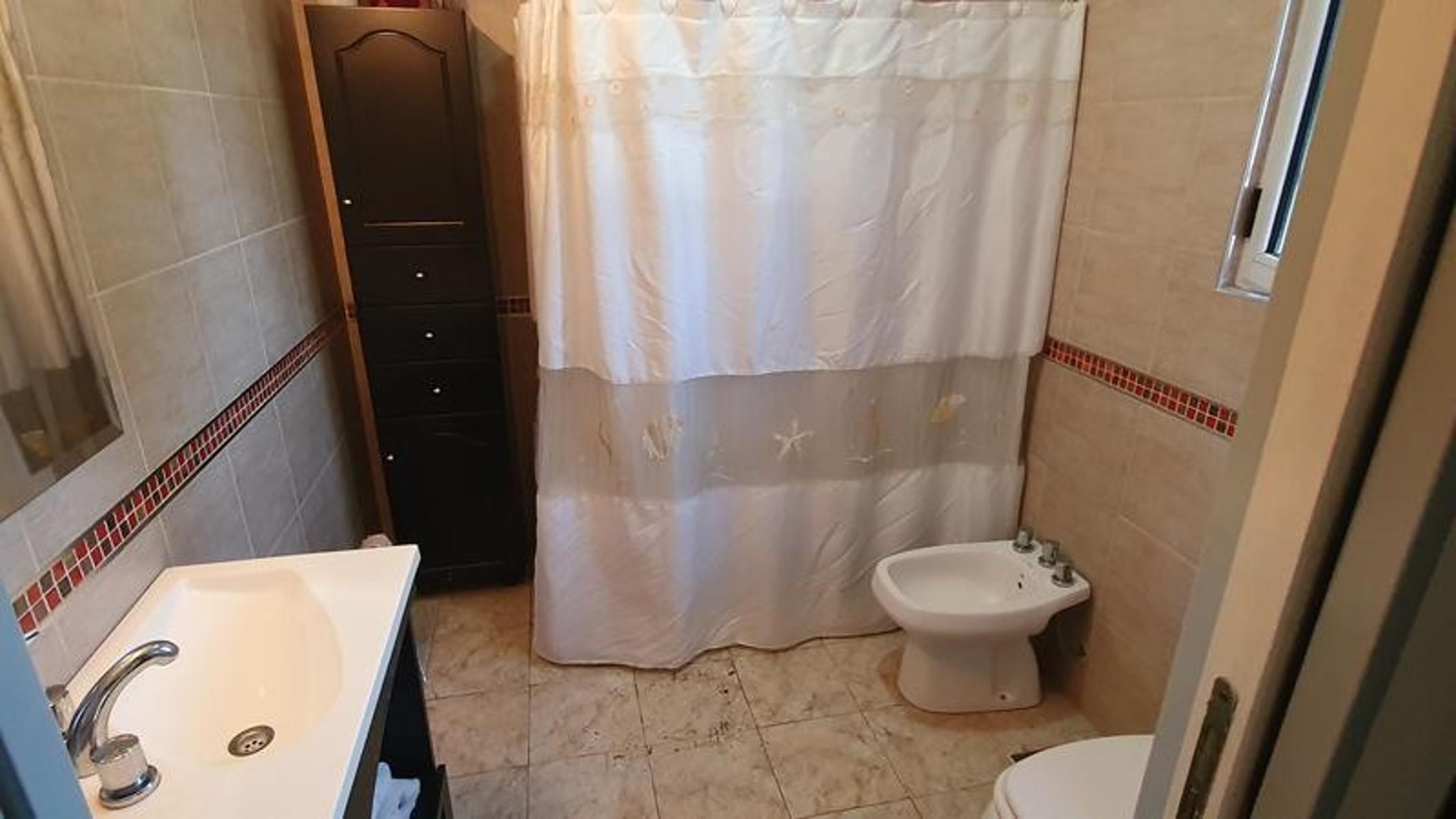 Casa - Adrogué sobre Lacamera — foto 12