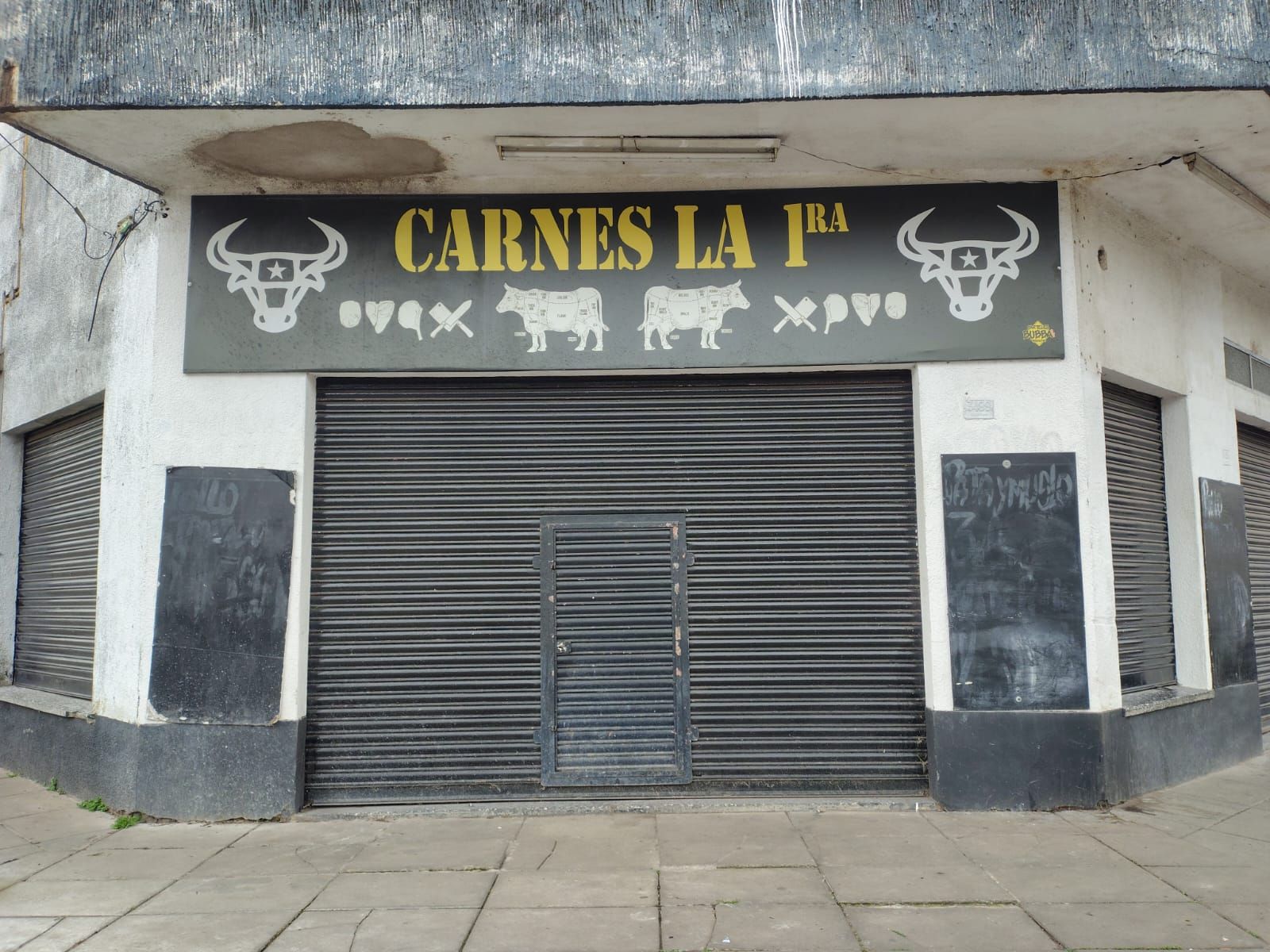 Local en alquiler calle Félix Frías esquina Gibraltar Villa Tesei - 2