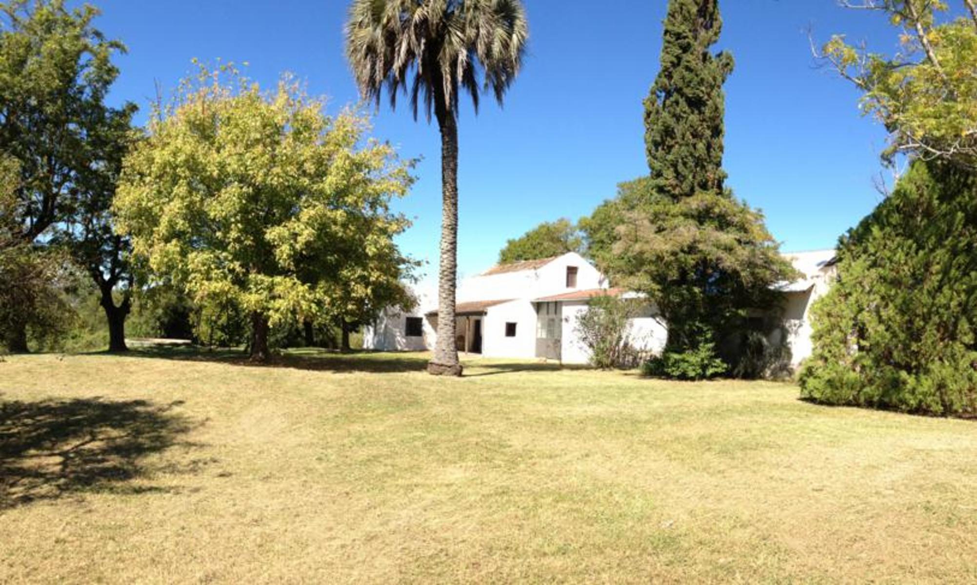 Casona Antigüa sobre Calle Pública, a 800 mts del Rìo. EJIDO SAN JOSE.