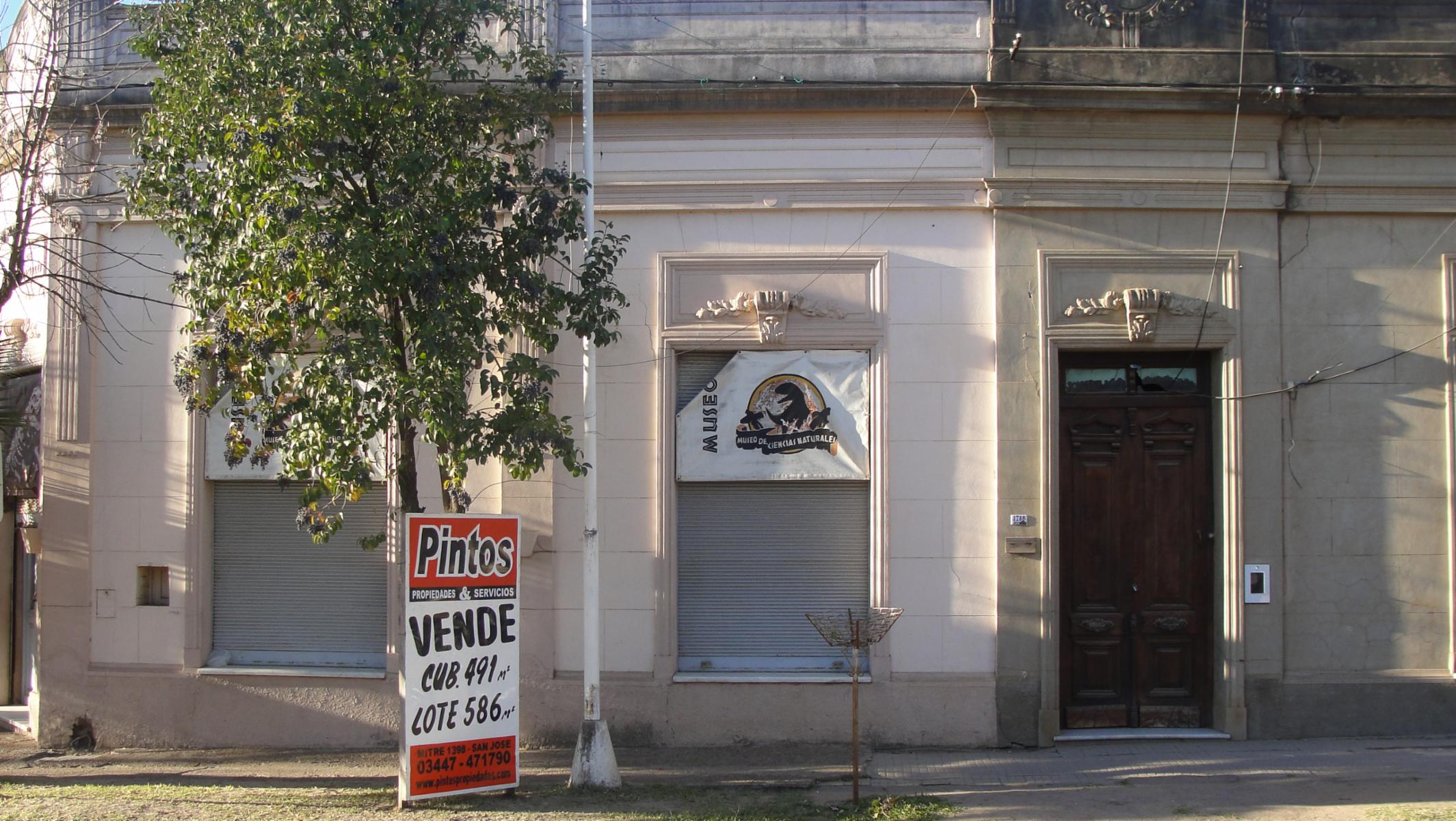 Casona Antigua, departamento y Local Comercial, sobre calle Sarmiento. SAN JOSE. — foto 2