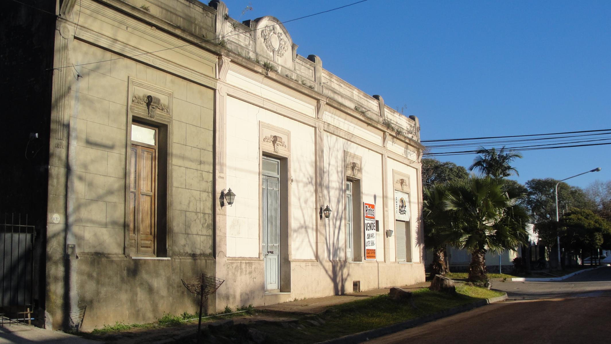 Casona Antigua, departamento y Local Comercial, sobre calle Sarmiento. SAN JOSE. — foto 4
